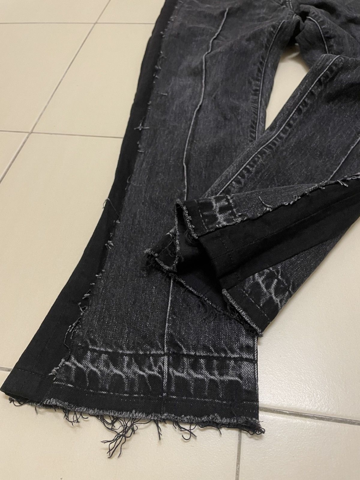 Sacai Japanese Brand Sacai SS21 Docking Cut Off Rebuild Jeans Size US 27 - 2 Thumbnail