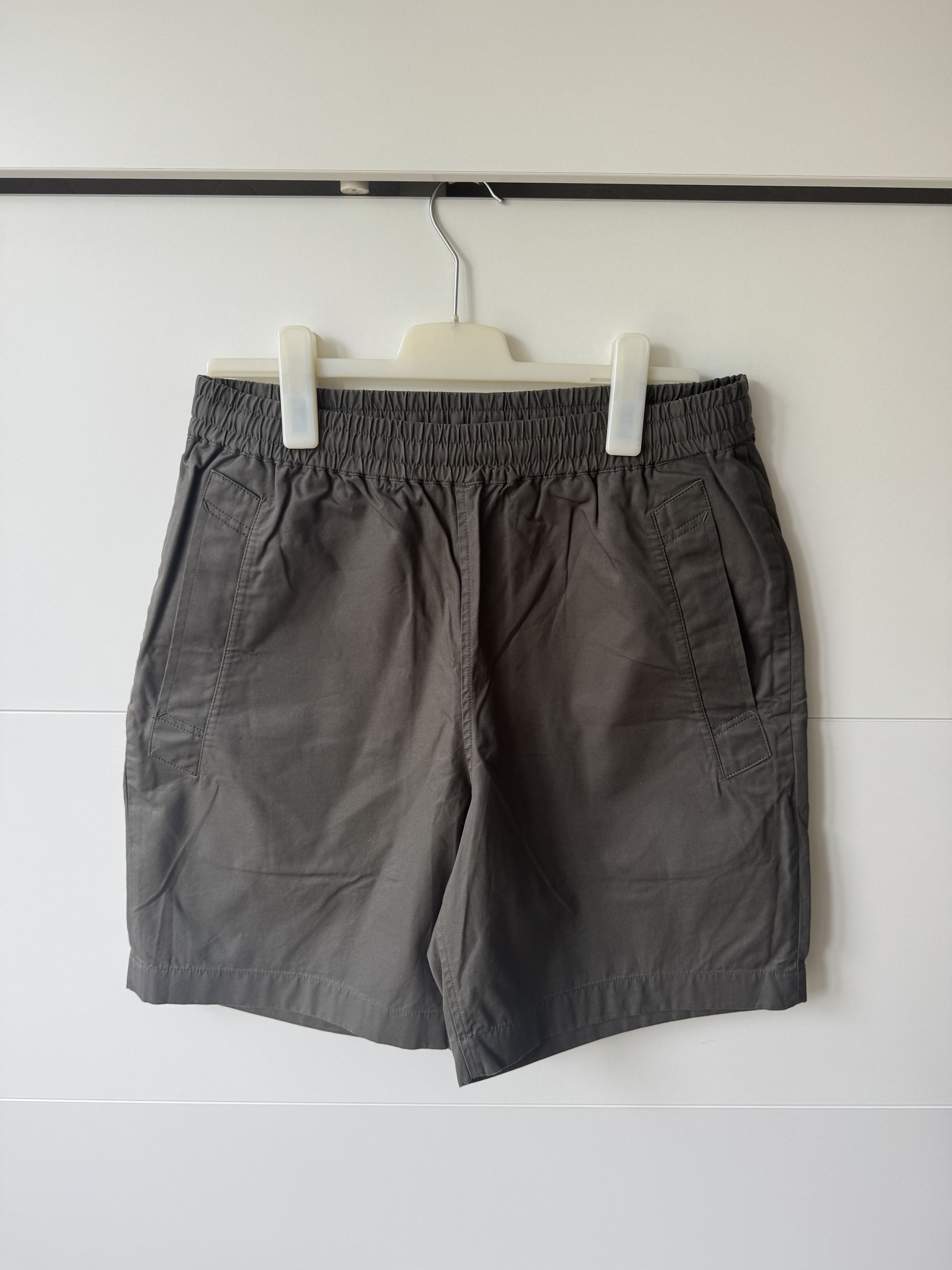 Uniqlo [M] U Easy Wide-Fit Shorts in Olive Size US 30 / EU 46 - 1 Thumbnail