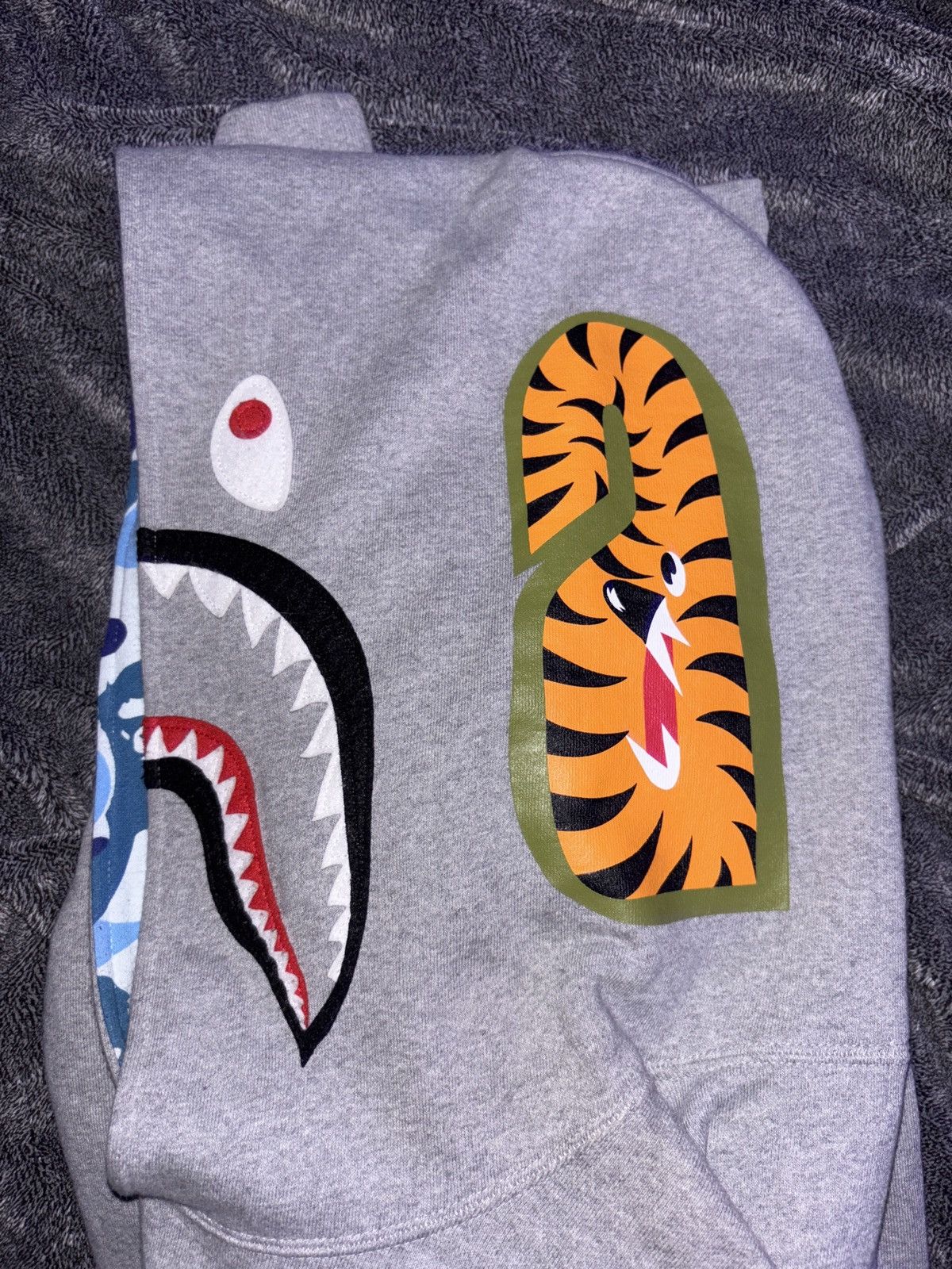 Bape Bape ABC Camo Shark Pullover Hoodie Size US L / EU 52-54 / 3 - 5 Thumbnail