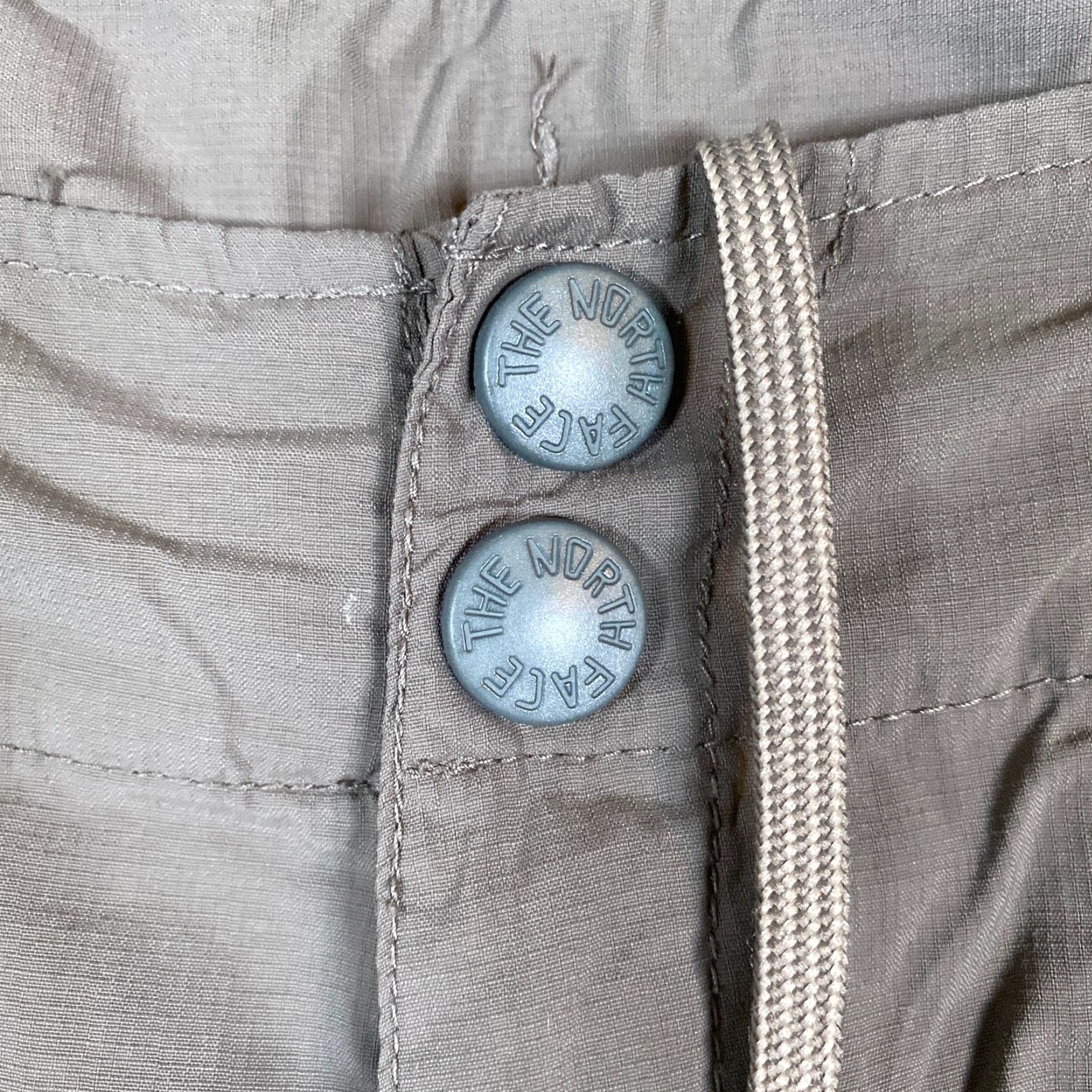 The North Face The North Face Womens Pants Capri Gray Green Below the Knee Nylon 8 Straight Activewear Pockets Size 24" / US 00 / IT 34 - 5 Thumbnail