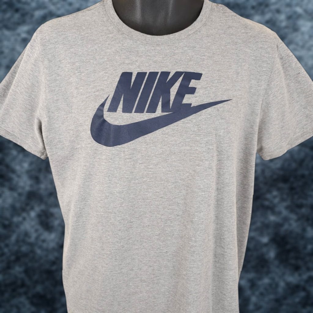 Nike **Nike Mens Large Gray T-Shirt Big Swoosh Streetwear** User: Nike Mens Large Gray T-Shirt Big Swoosh Streetwear Size US L / EU 52-54 / 3 - 1 Thumbnail