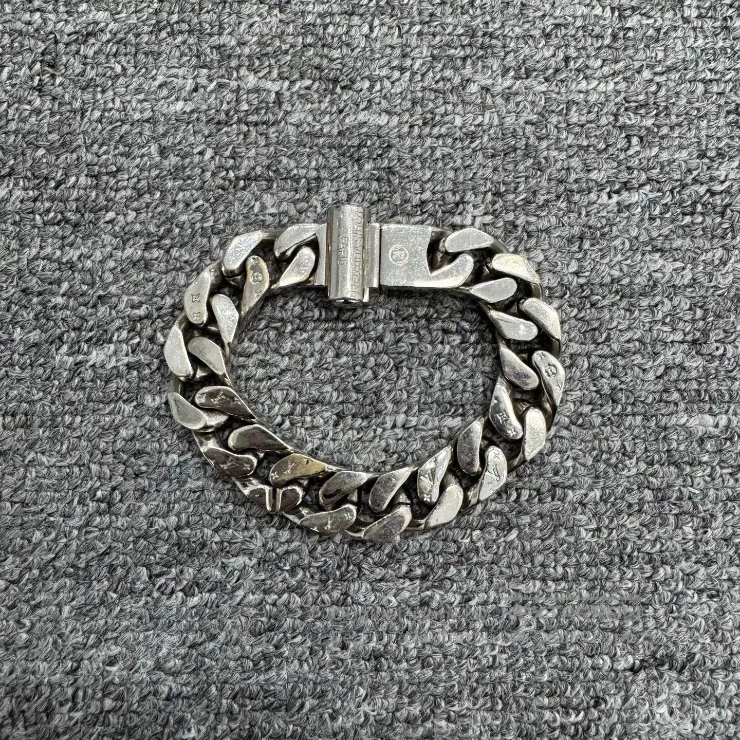 Louis Vuitton Louis Vuitton Silver Cuban Bracelet. Size ONE SIZE - 1 Thumbnail