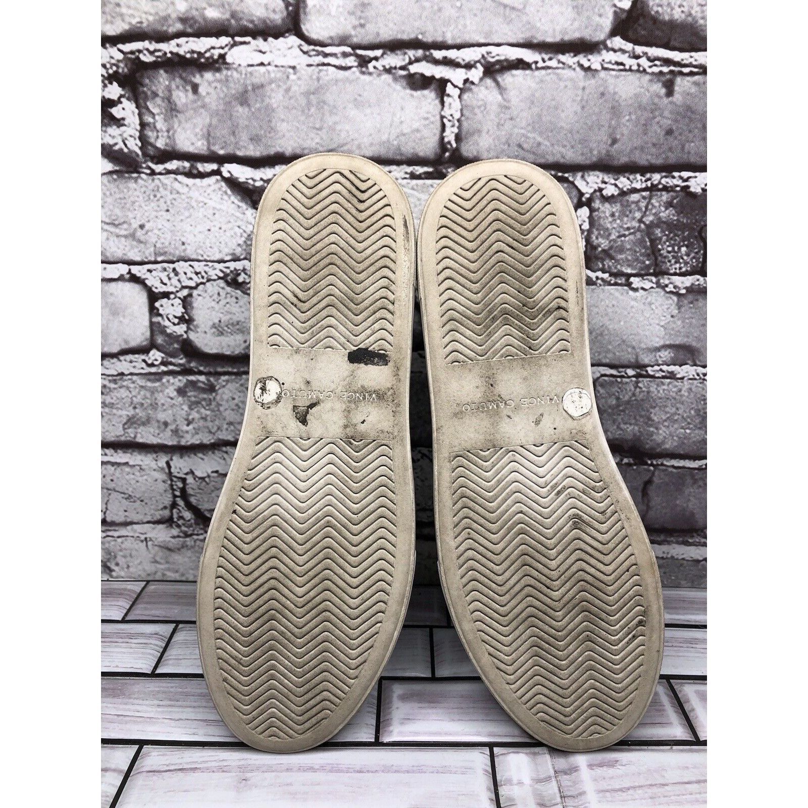 Vince Camuto Vince Camuto Korli 2 Ivory Leather SnakeSkin Slip On Sneaker Size US 7.5 / IT 37.5 - 7 Thumbnail