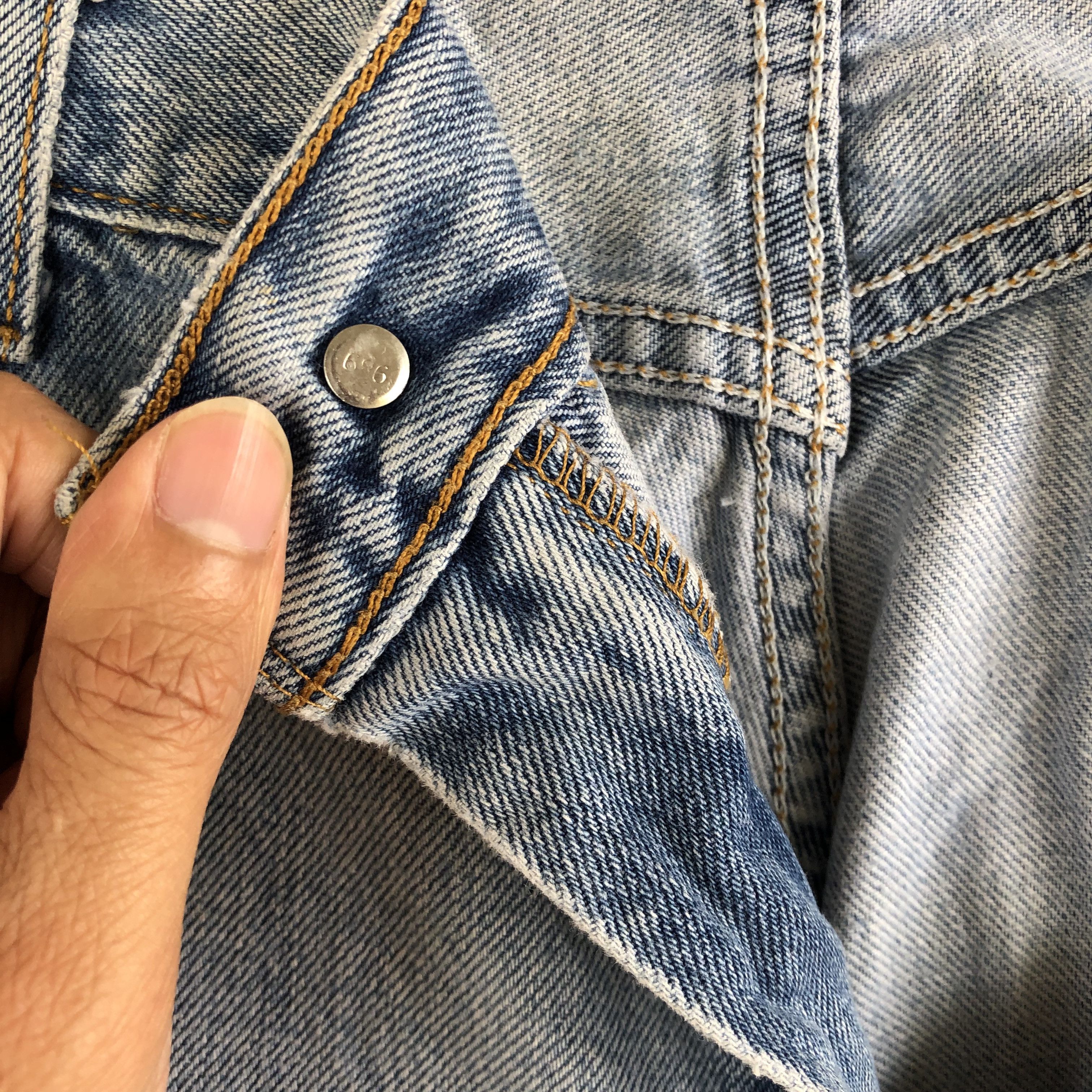 Levi's Vintage Levis Sun Faded Jeans Levi's Baggy Light Wash Denim Size US 34 / EU 50 - 7 Thumbnail