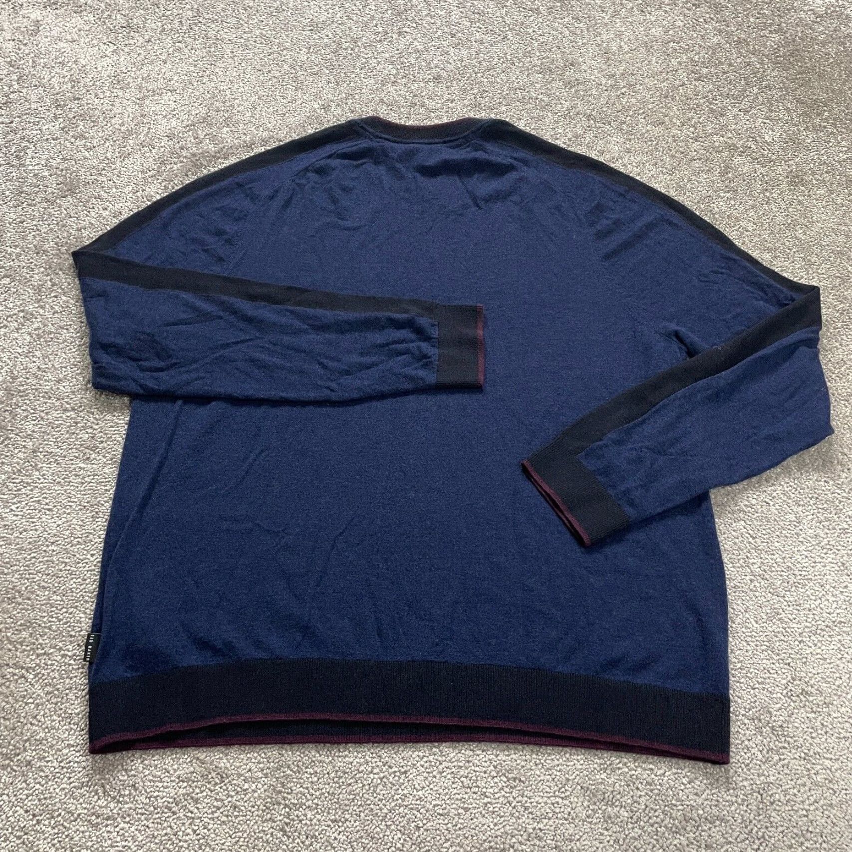 Ted Baker Ted Baker Sweater Mens Large Navy Blue Crew Neck Wool Raglan Sleeve Knit Pullover Regular Fit Accessories Logo Men Clothing Size US L / EU 52-54 / 3 - 2 Thumbnail