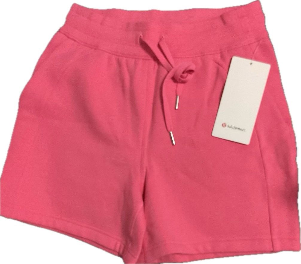 Lululemon Scuba high rise shorts Size 30" / US 8 / IT 44 - 1 Thumbnail
