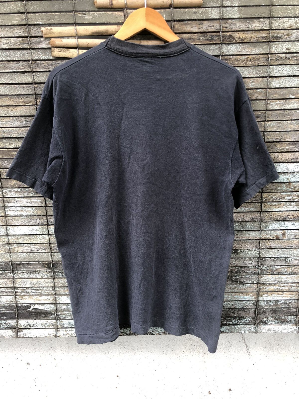 Vintage 💥Vintage💥Fashion Victim Ying And Yang Big Logo Faded Tee Size US L / EU 52-54 / 3 - 9 Thumbnail