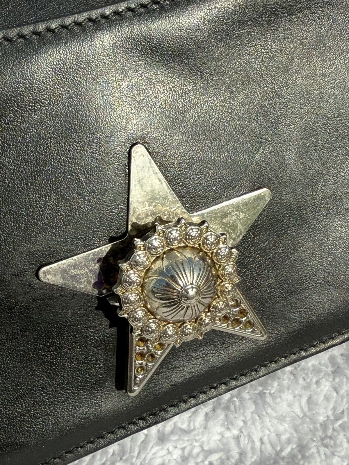 Miu Miu 💥RARE💥 vintage miu miu shoulder bag leather with star acc Size ONE SIZE - 9 Thumbnail