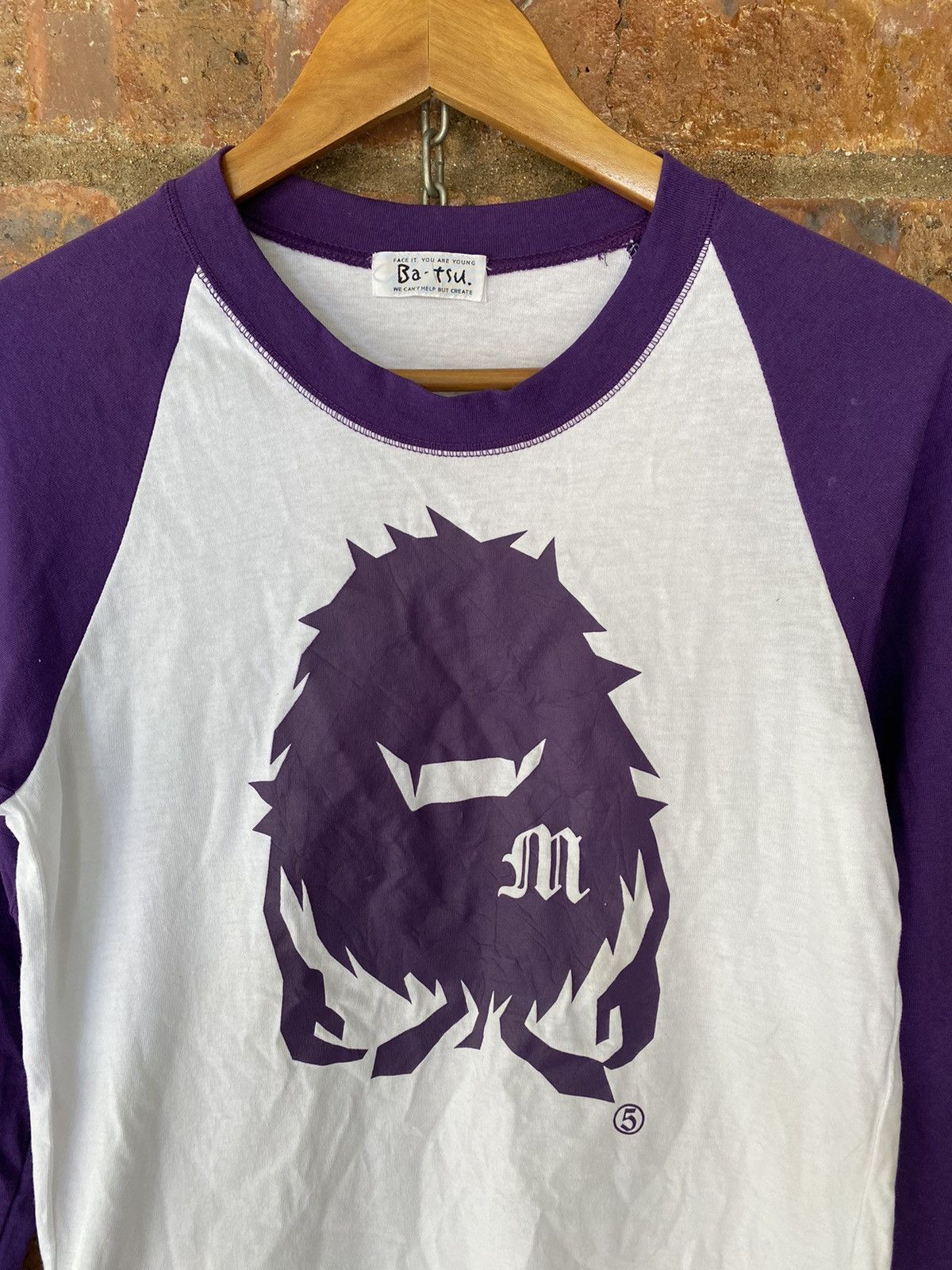 20471120 × Beauty Beast × Japanese Brand 1990s Ba -Tsu Japan Monster Multiple Raglan Size S / US 4 / IT 40 - 3 Thumbnail
