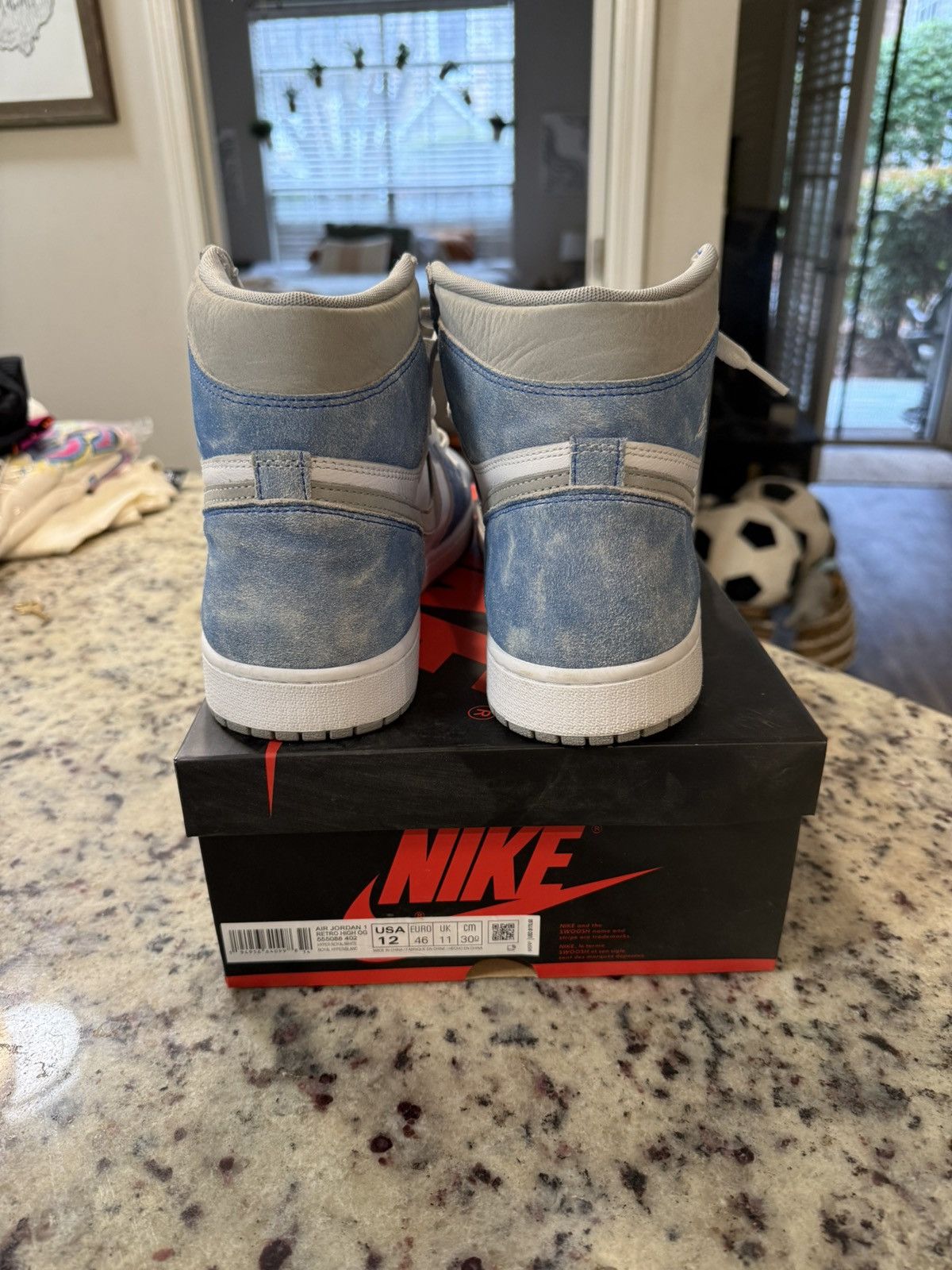 Nike Nike Air Jordan 1 Retro OG Hyper Royal Size US 12 / EU 45 - 6 Thumbnail