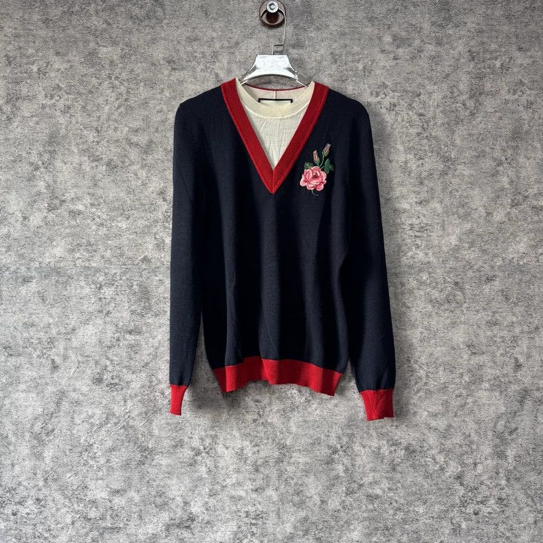Gucci Gucci Rose embroidery woollen sweater Size M / US 6-8 / IT 42-44 - 1 Thumbnail