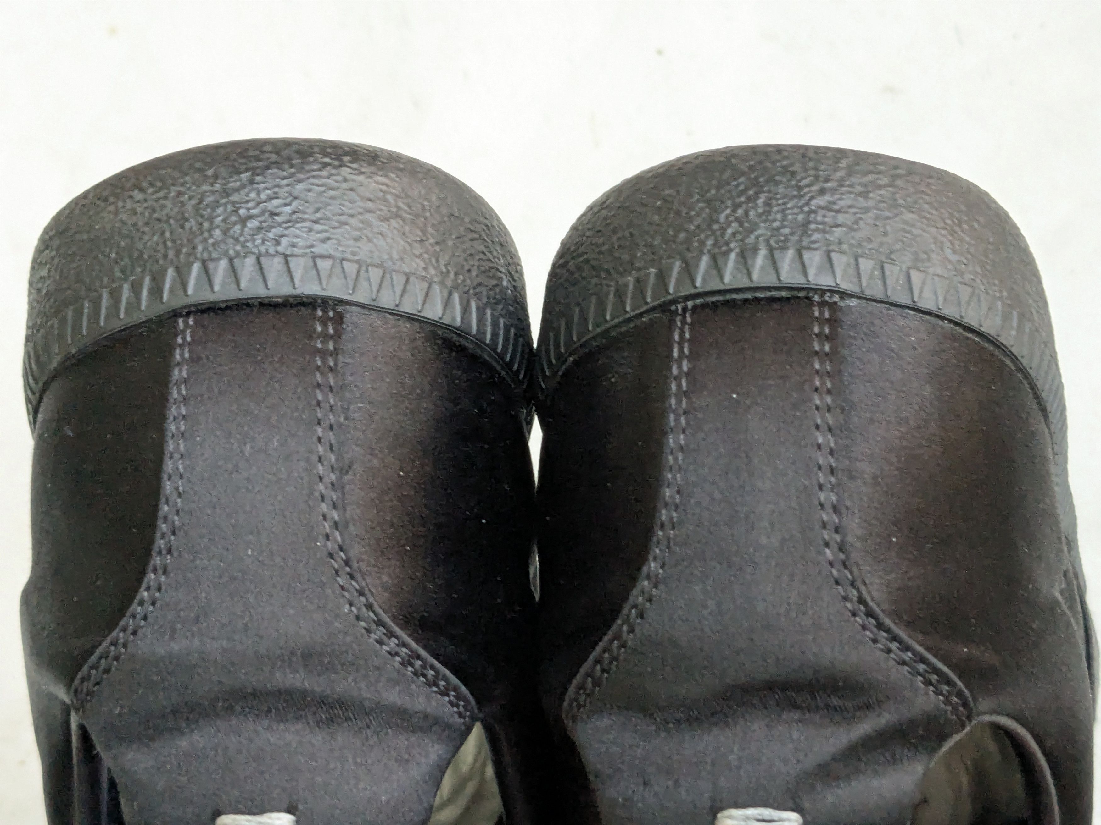 Maison Margiela Maison Margiela GAT Replica Black Satin 9 42 Low Tops Size US 9 / EU 42 - 15 Thumbnail