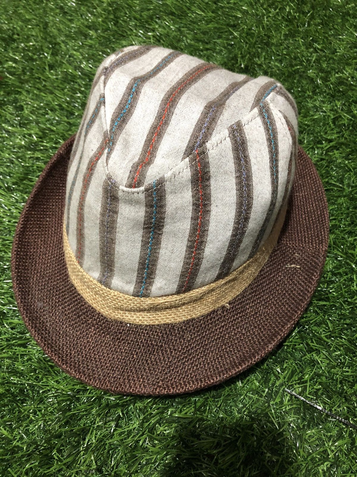 Vintage VTS HATS BROWN GREY Size 26 - 1 Thumbnail