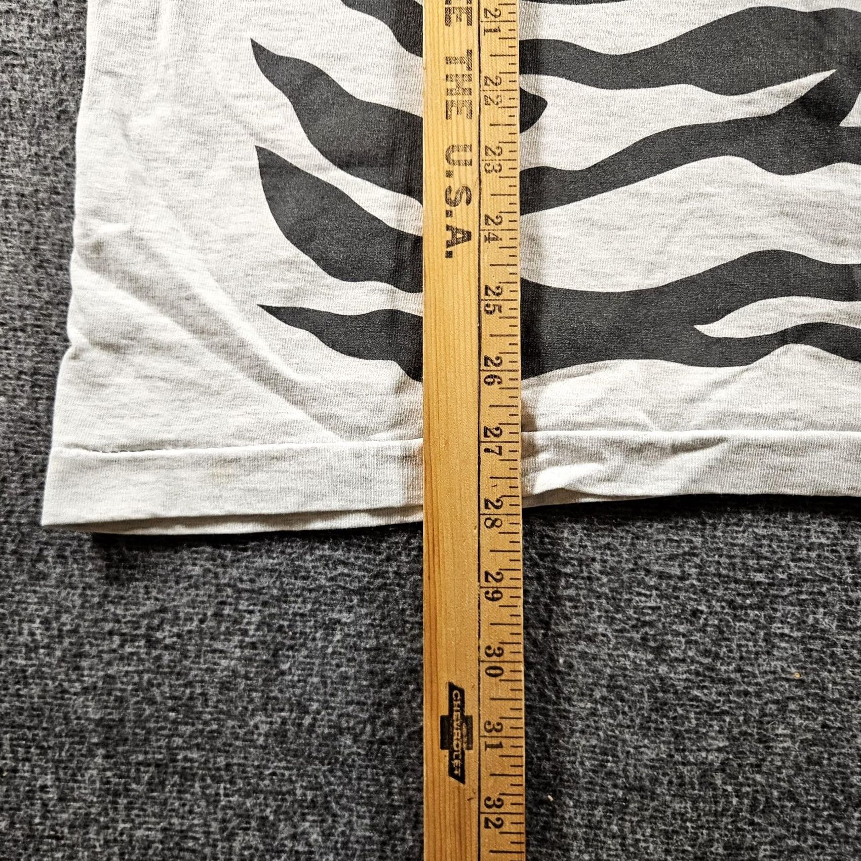 Fruit Of The Loom VINTAGE Fruit Of The Loom Shirt Mens L Gray Ted Nugent Zebra Tank 80s Rock Music Shirt Mens Size US L / EU 52-54 / 3 - 7 Thumbnail