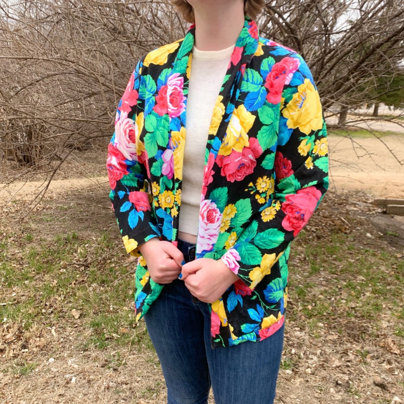 Vintage VINTAGE Vicky Vaughn Junior Black Floral Blazer S/M Blazer Juniors Womens Women? Size S / US 4 / IT 40 - 2 Thumbnail