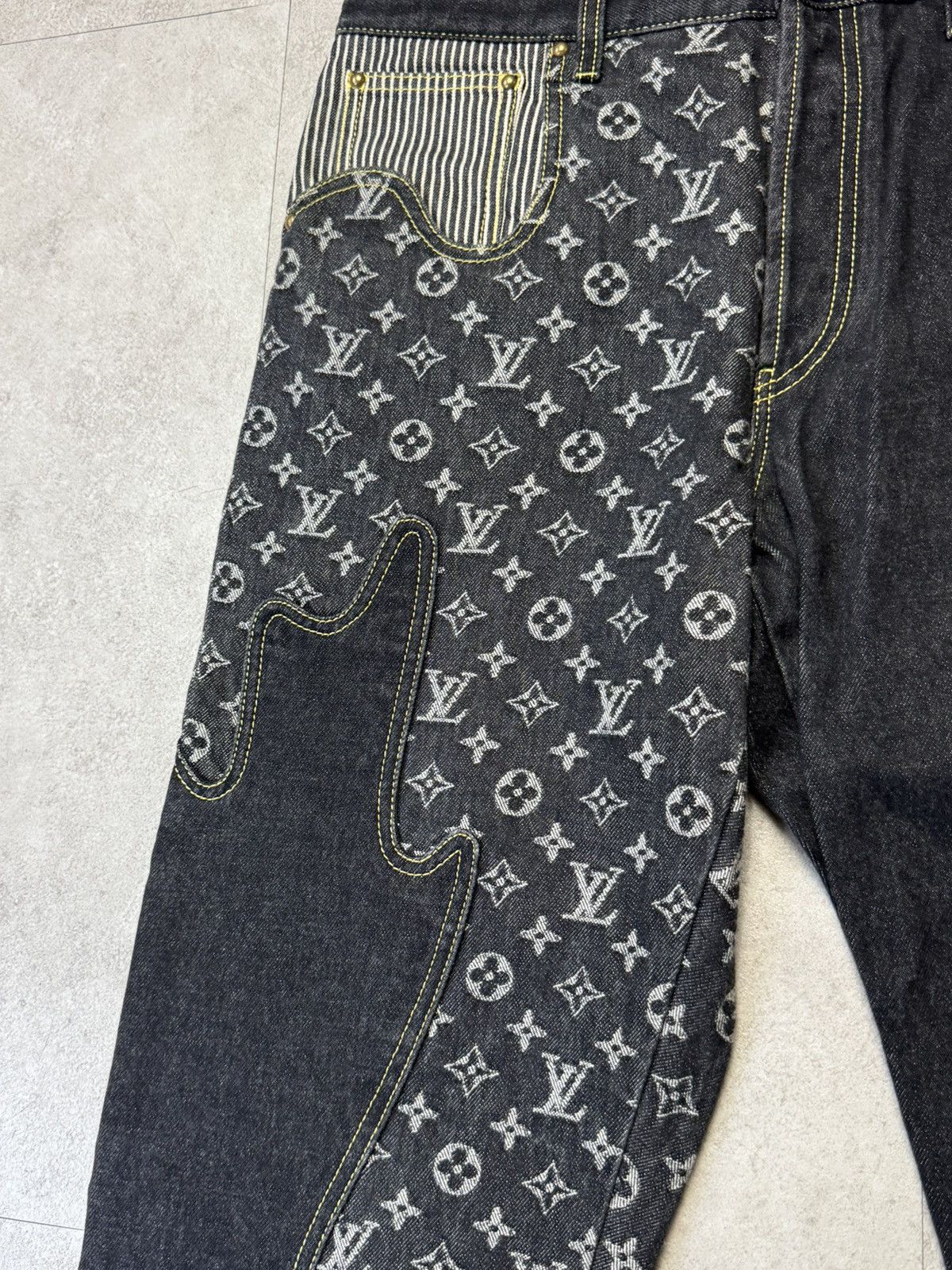 Louis Vuitton × Nigo LV x Nigo Louis Vuitton Made Crazy Monogram Jeans Size US 32 / EU 48 - 5 Thumbnail