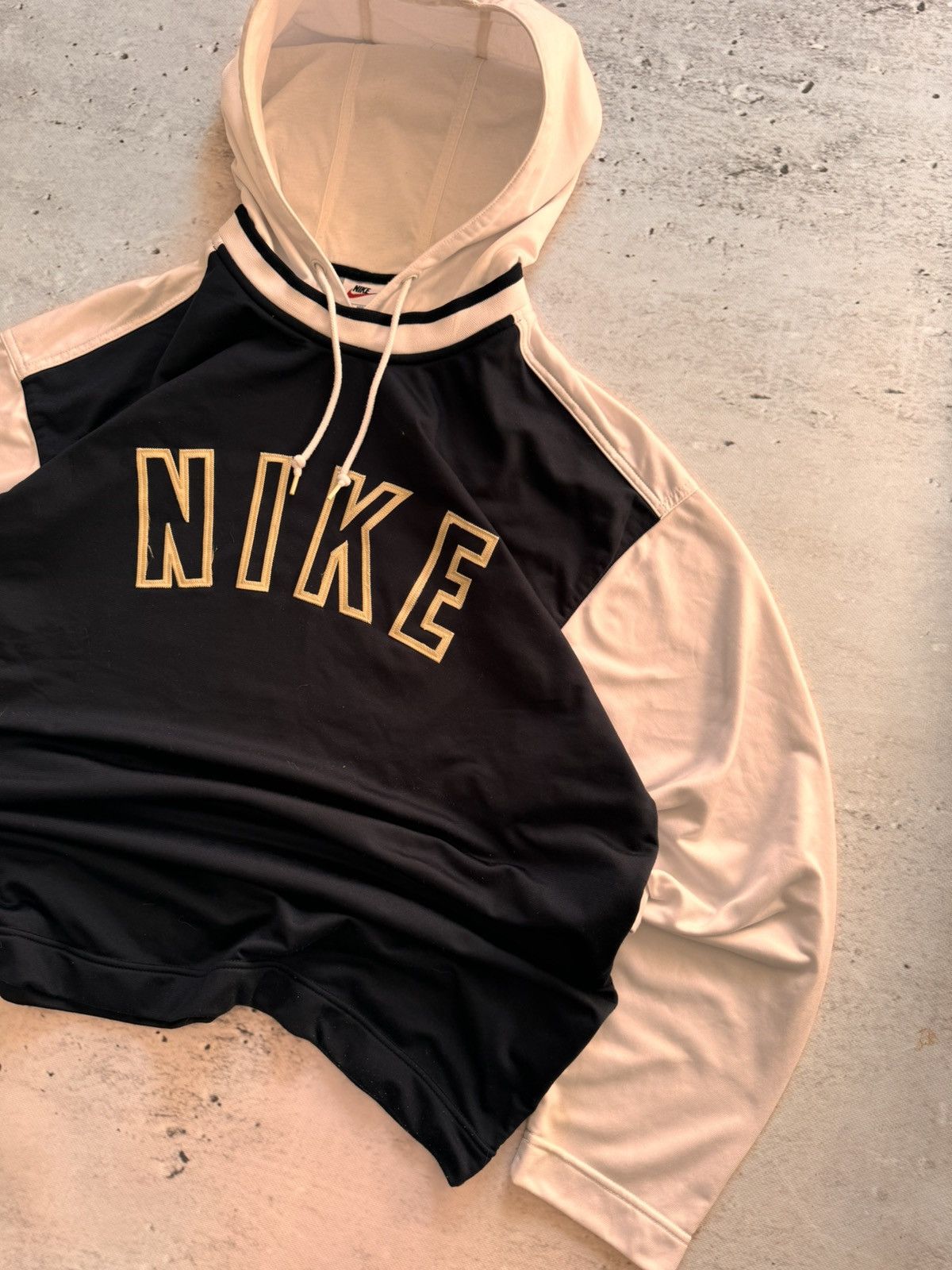 Nike × Vintage NIKE VINTAGE CENTER LOGO OVERSIZE BOXY HOODIE Size US L / EU 52-54 / 3 - 3 Thumbnail