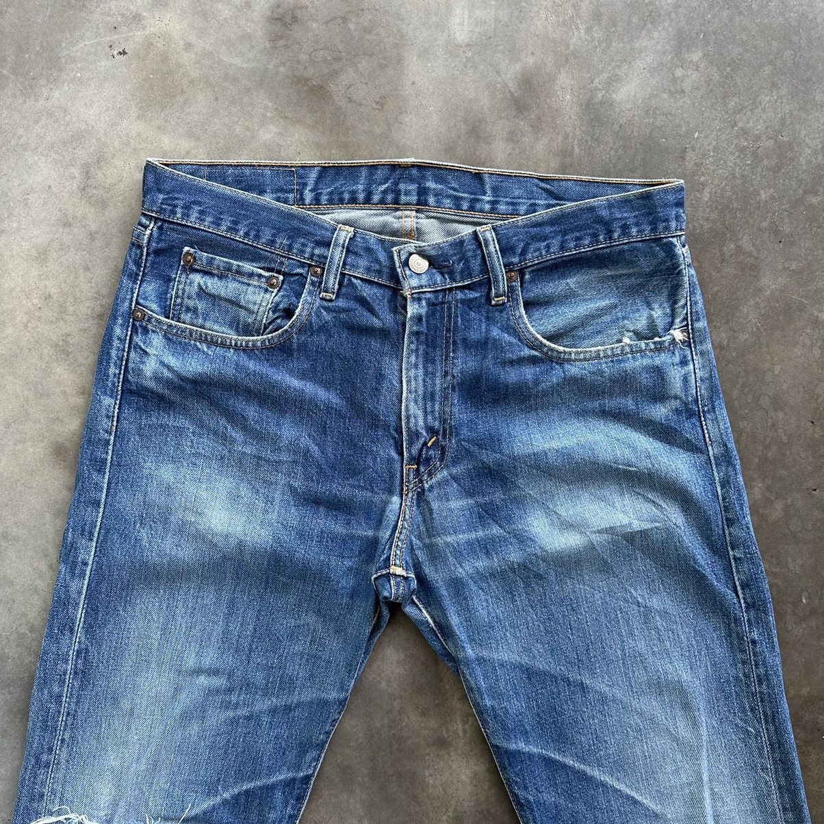 Jean × Levi's × Vintage Vintage Levi’s 505 Distressed Faded Denim Jean Pant W34 Size US 34 / EU 50 - 4 Thumbnail