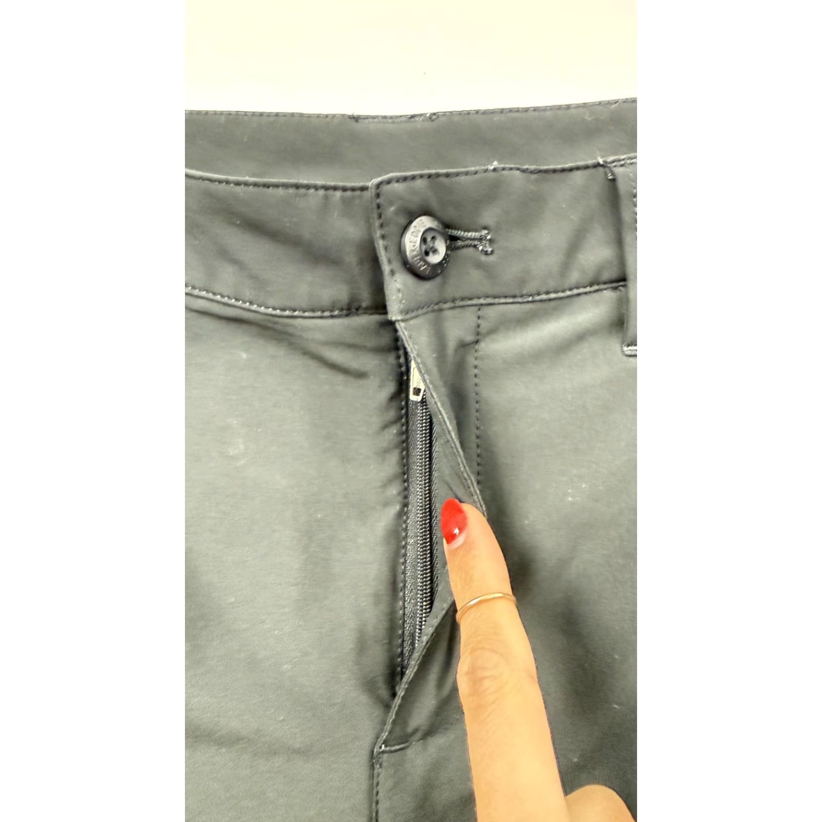 Eddie Bauer Eddie Bauer Shorts Womens 14 Black Stretch Hiking Outdoor Casual Zip Fly Travel Size 36" / US 14 / IT 50 - 3 Thumbnail