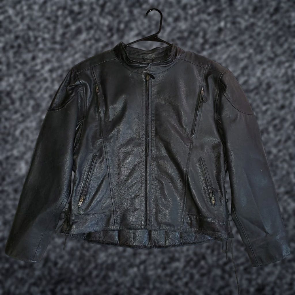 Vintage VINTAGE Leather Motorcycle Jacket - Heavy Padded - Women's 1X BLACK - Biker Style - Short Jacket - Unknown Brand - Zip Closure - Casual Wear Size XL / US 12-14 / IT 48-50 - 1 Thumbnail