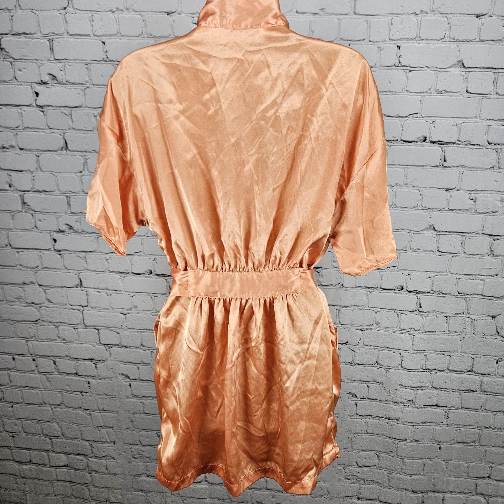 Victoria's Secret Victoria's Secret Robe Women One Size Orange Satin Pockets Belted Lightweight Short Sleeve Tie V-Neck Polyester Machine Washable Classic Spring Summer Size 42" / US 20 - 2 Thumbnail