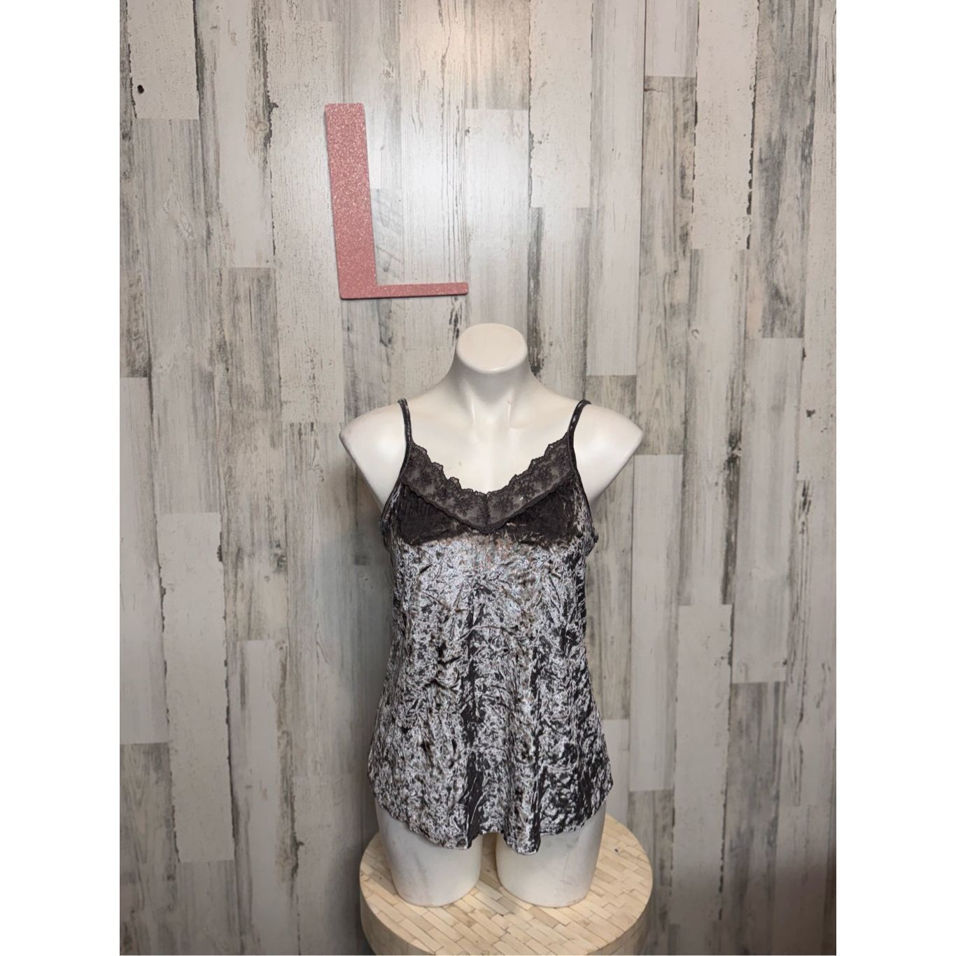 Other No Boundaries Silver Crushed Velvet Lace Trim Cami Tank Top Size L / US 10 / IT 46 - 1 Thumbnail