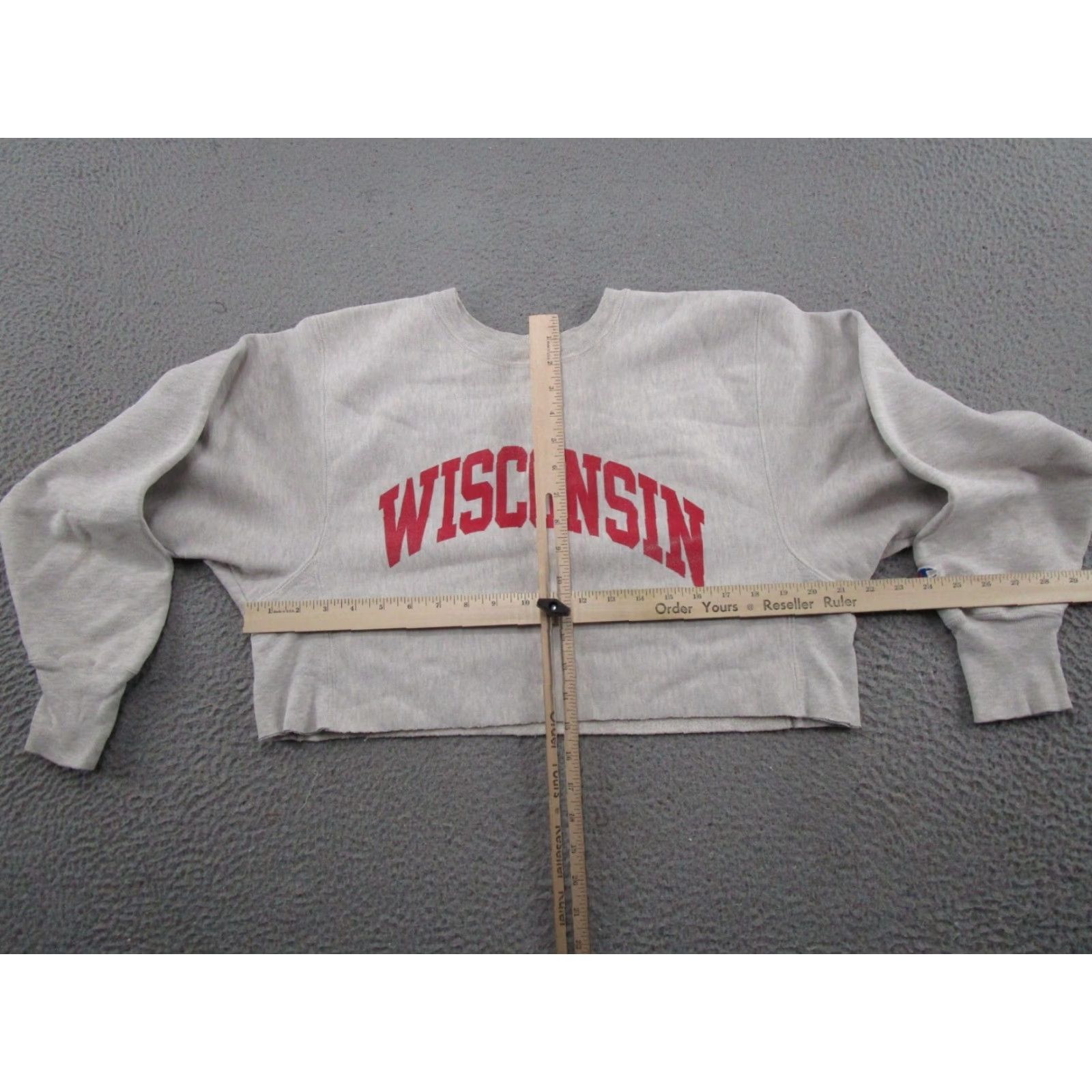 Champion VINTAGE Champion Sweatshirt Wisconsin Badgers Reverse Weave CROPPED READ 90s Sports All Seasons Hooded Reversible Crew Neck Men L Gray Cotton Size US L / EU 52-54 / 3 - 3 Thumbnail