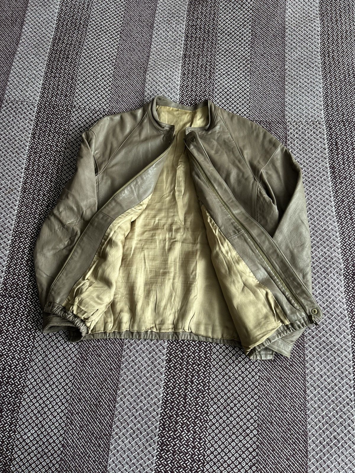 Genuine Leather Vintage Leather Jacket Solid Style Unisex 80s Size Small Size US S / EU 44-46 / 1 - 11 Thumbnail