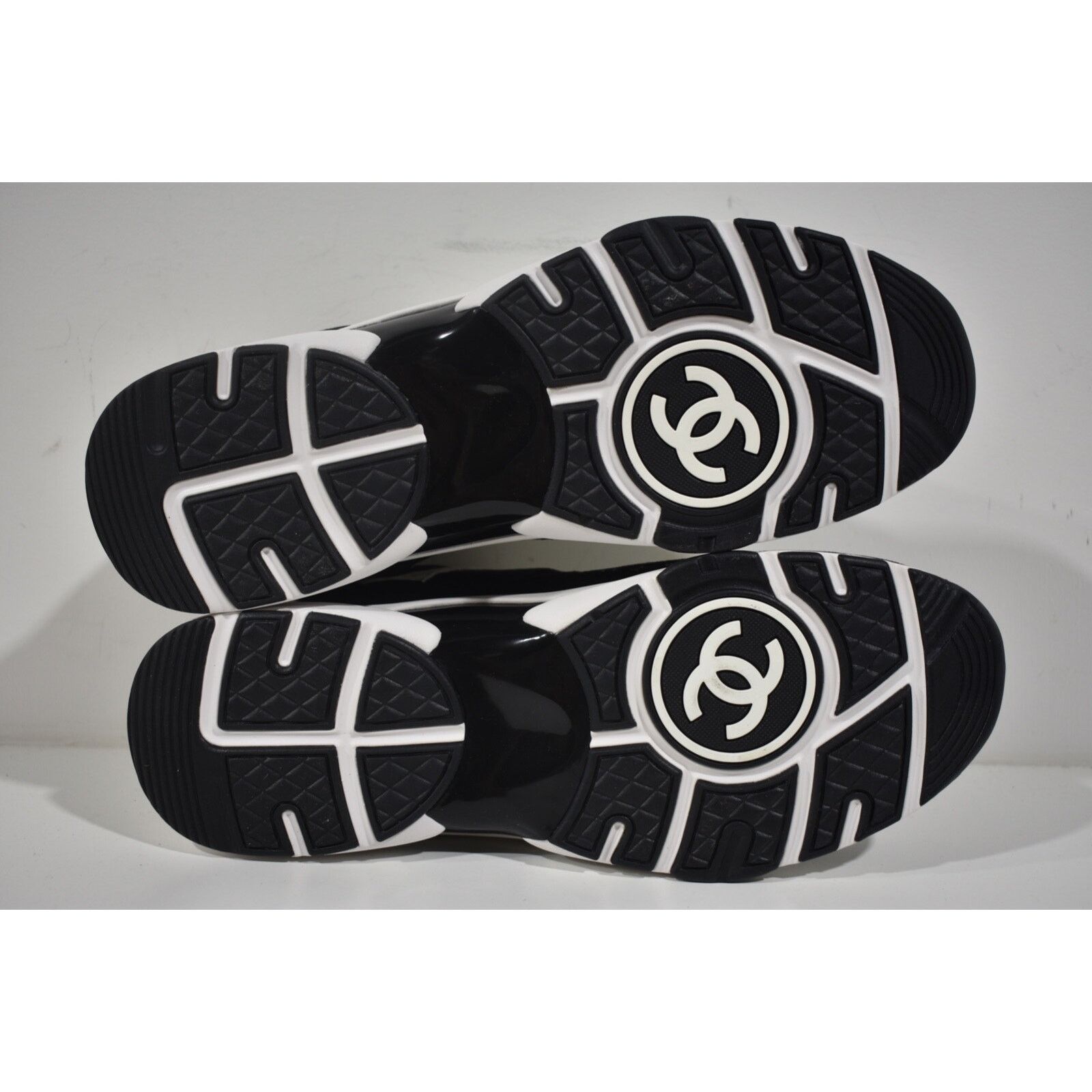 Chanel Chanel 22A Logo Low Top Lace Up Trainer Sneaker 45 12 Size US 12 / EU 45 - 11 Thumbnail