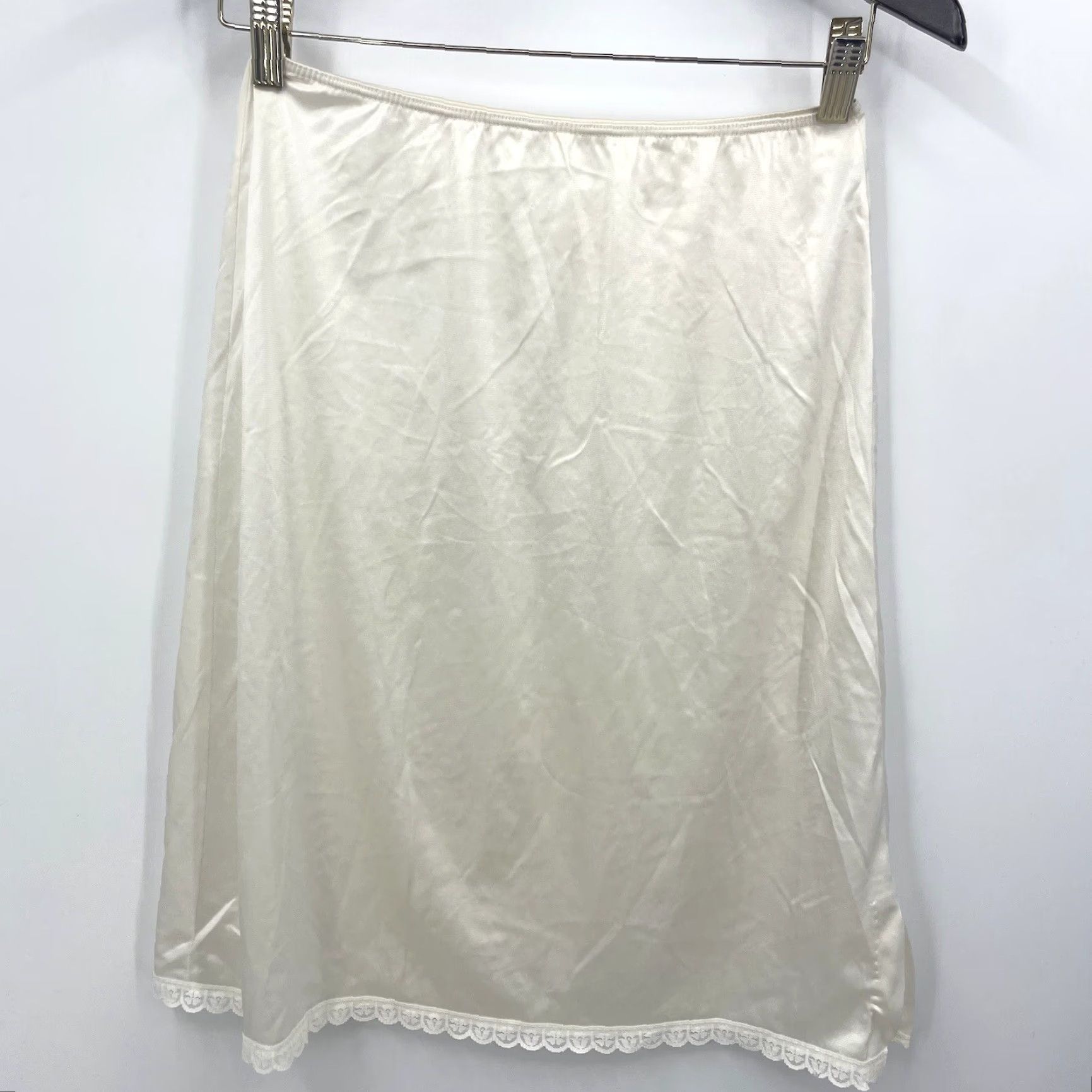 Sears VTG Sears Slip Women Small Cream Ivory Nylon Lace Hem Elastic Waist 1980s Casual Womens Girls? Size ONE SIZE - 2 Thumbnail