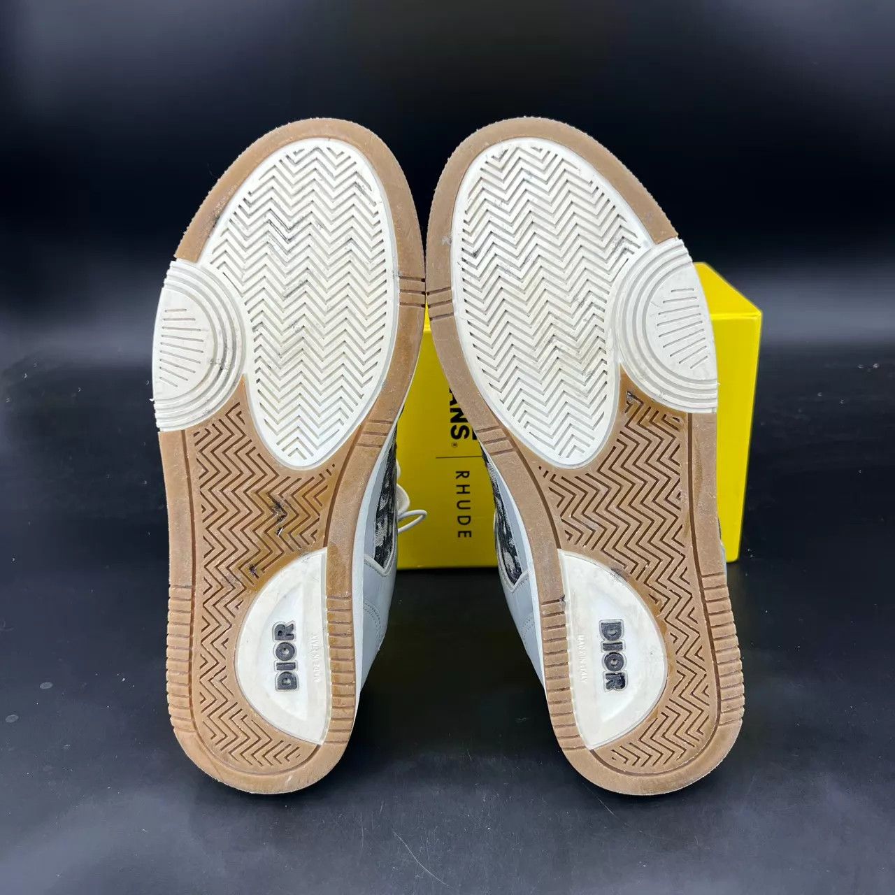 Dior Dior B27 Gray & White Size 40 Boxed Good Condition Size US 7 / EU 40 - 6 Thumbnail