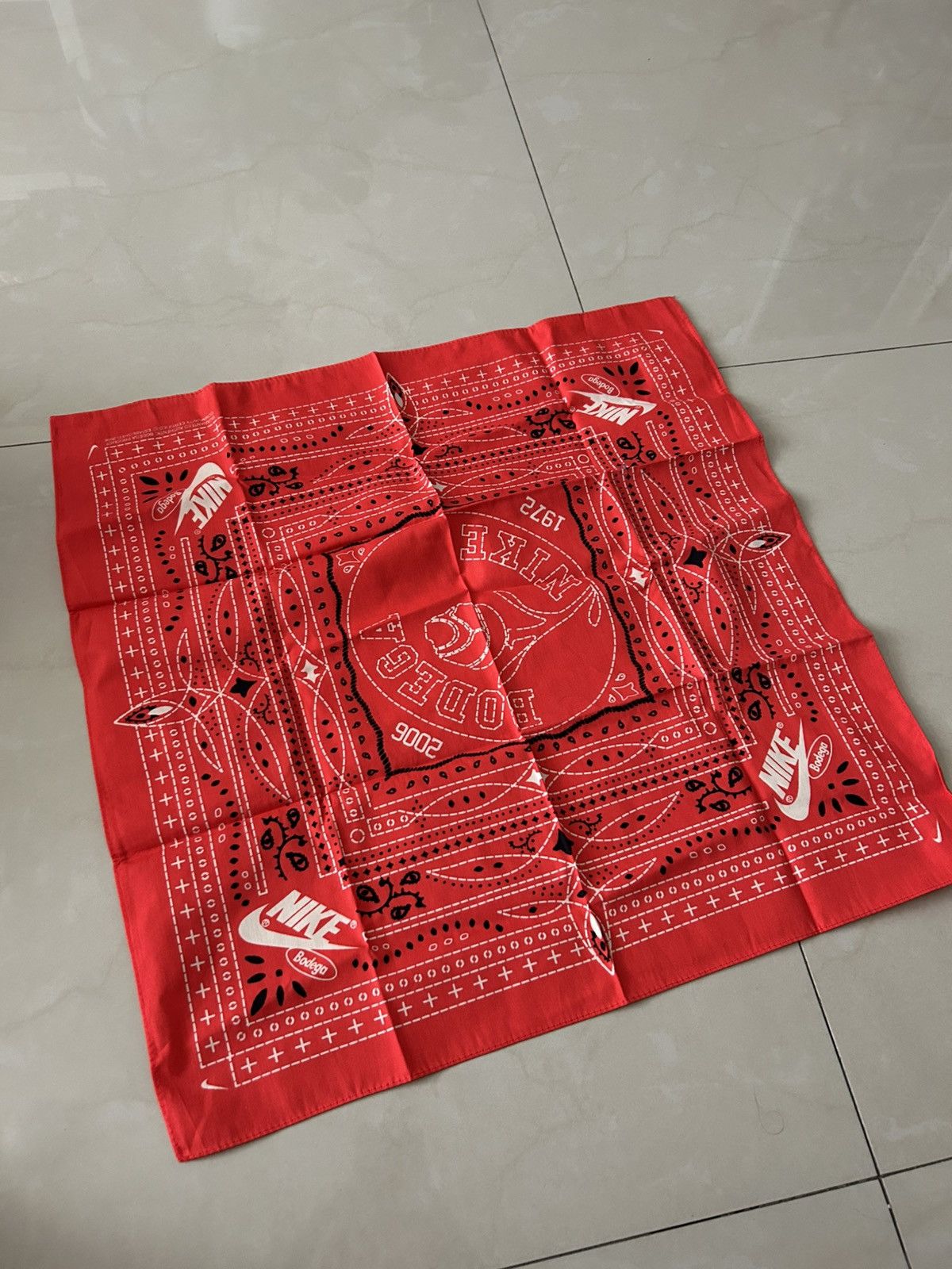 Bodega × Nike Nike x Bodega Bandana Size ONE SIZE - 1 Thumbnail