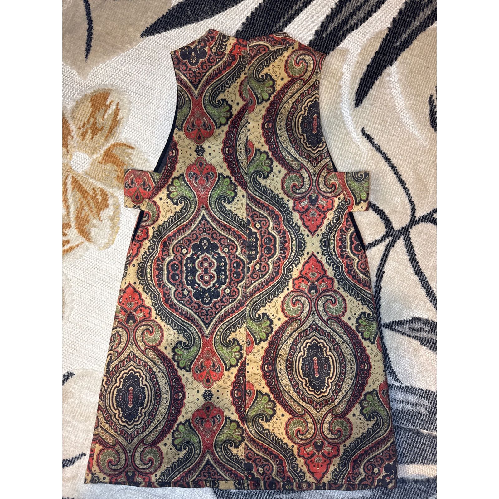Union LA Fashion Union Dress with High Neck Retro Floral Print. Size M / US 6-8 / IT 42-44 - 6 Thumbnail