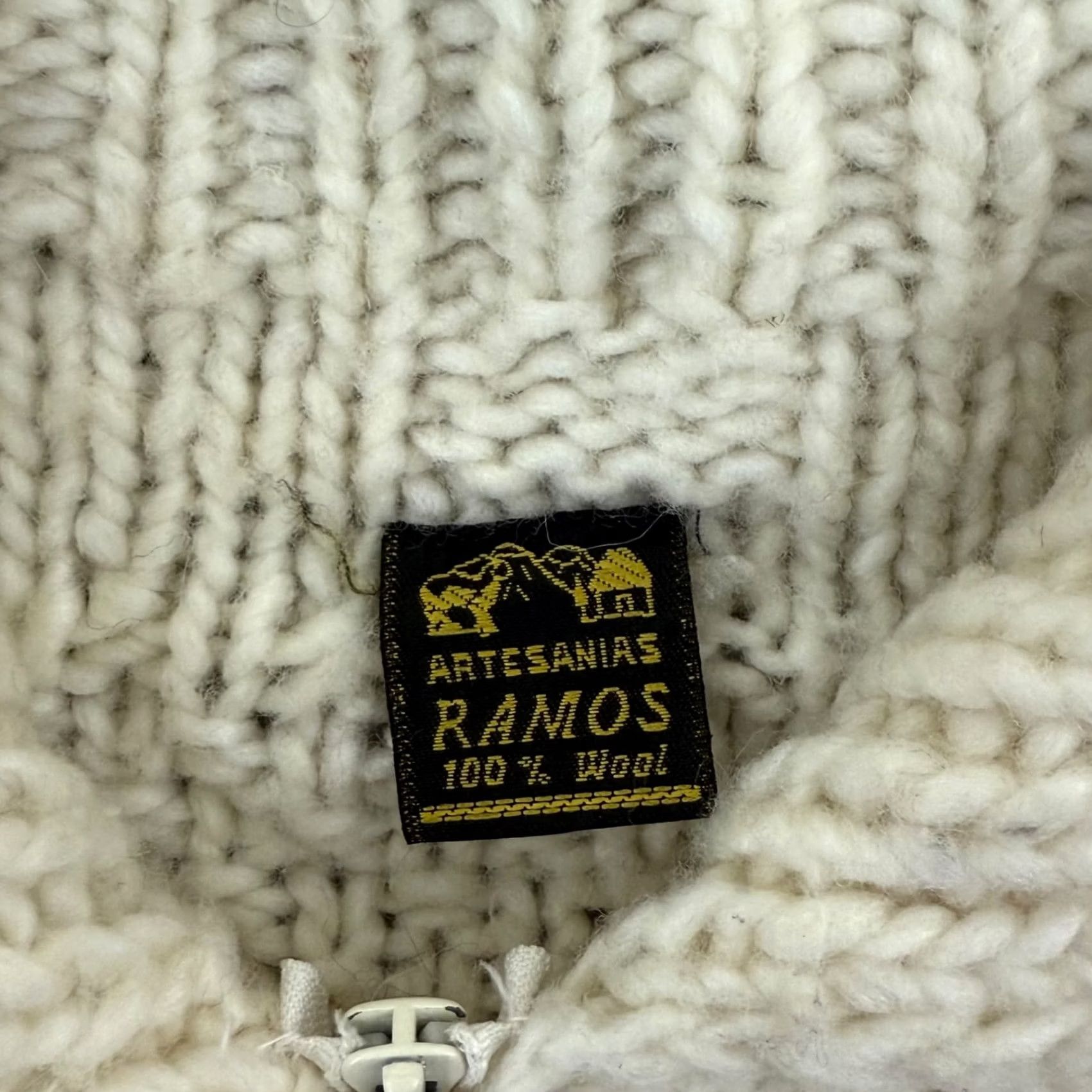 Vintage VINTAGE Artesanias Sweater Unisex Adults Large Beige Wool Cable-Knit Zip 90s Outdoor Size US L / EU 52-54 / 3 - 7 Thumbnail