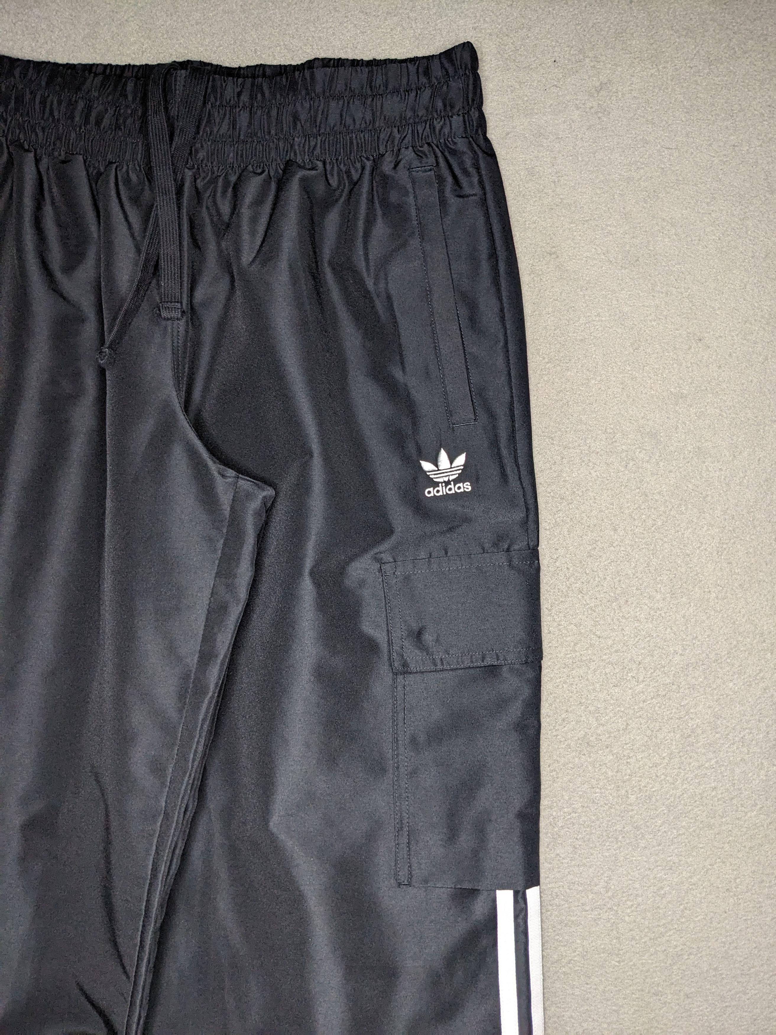 Adidas Adidas Originals 3 Stripe Cargo Pants Trefoil Wide Leg Size US 30 / EU 46 - 2 Thumbnail
