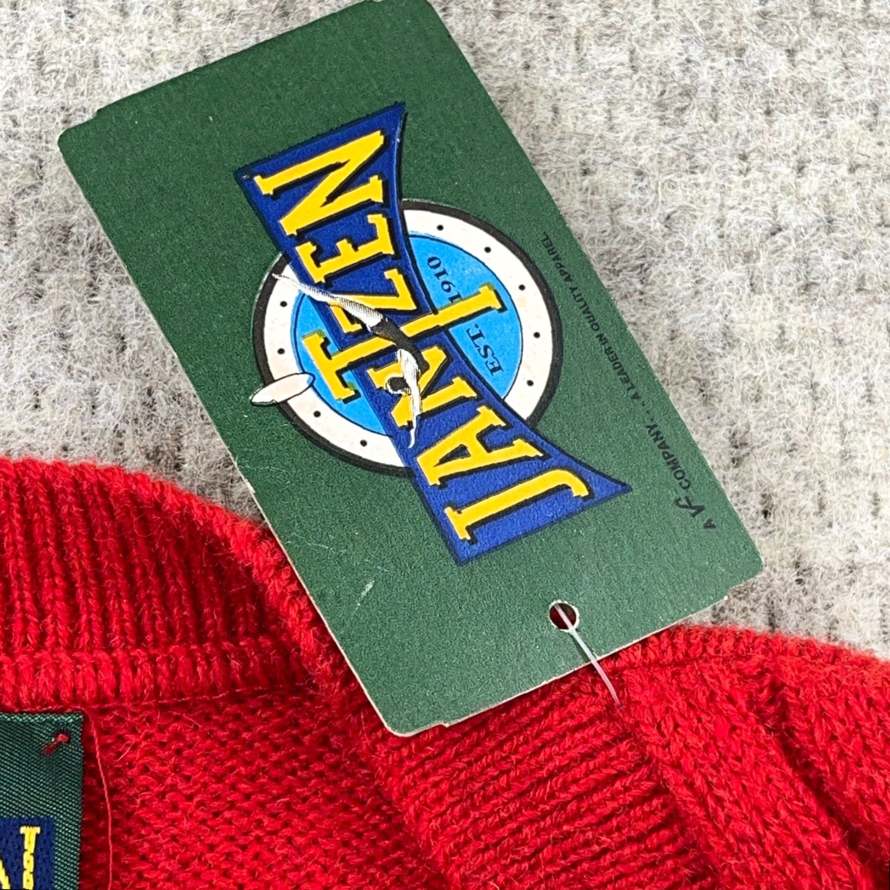Jantzen VINTAGE Jantzen Sweater Vest Men Large Red Knit 90s Casual Classic Golf Size US L / EU 52-54 / 3 - 7 Thumbnail