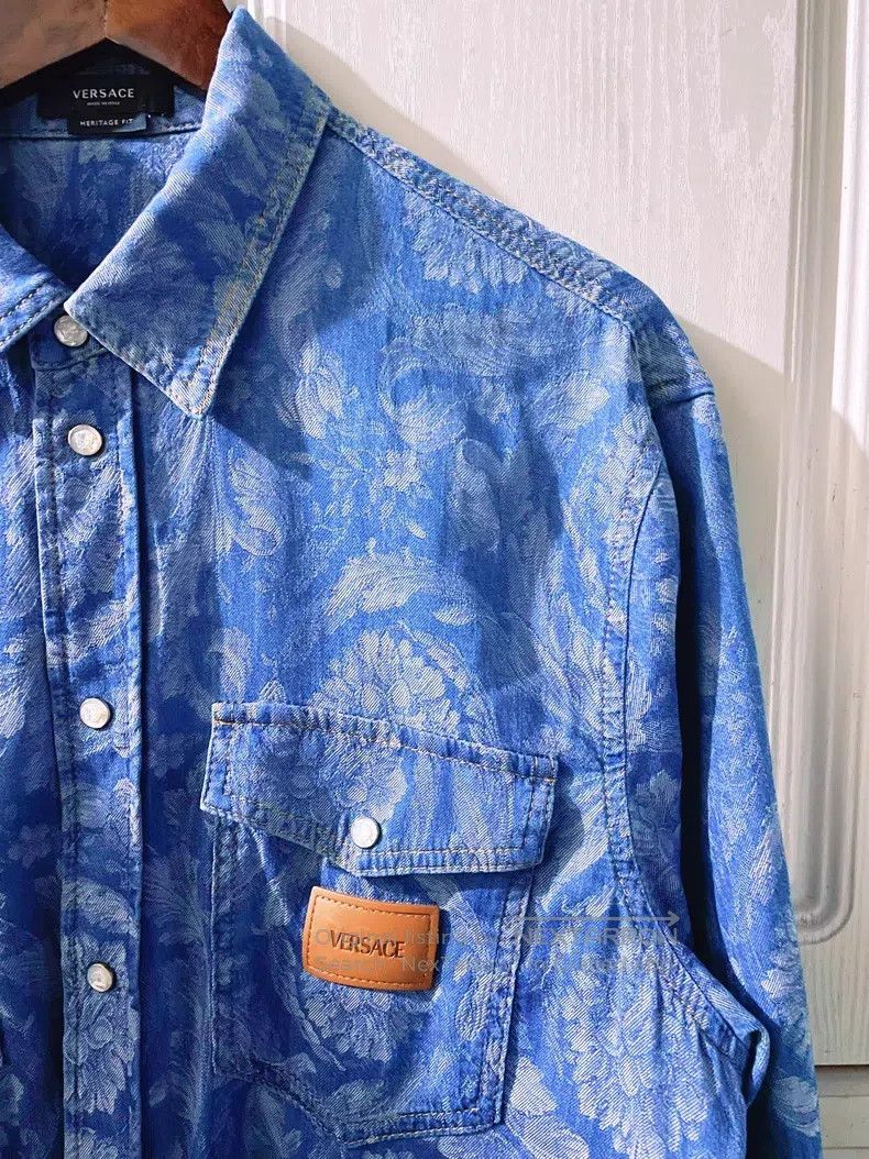 Versace Versace Blue and gold baroque denim shirt Size US M / EU 48-50 / 2 - 5 Thumbnail