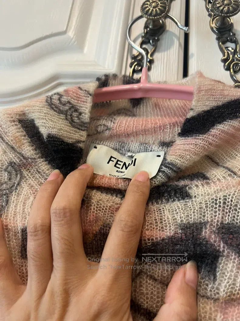 Fendi Fendi Cashmere High Neck Sweater, High Waist, Super Soft Size XS / US 0-2 / IT 36-38 - 5 Thumbnail