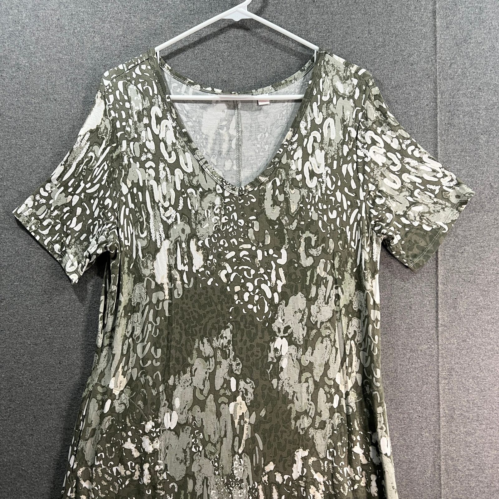 Other Belle by Kim Gravel Tall Print or Solid V-Neck Maxi Dress Size S / US 4 / IT 40 - 5 Thumbnail