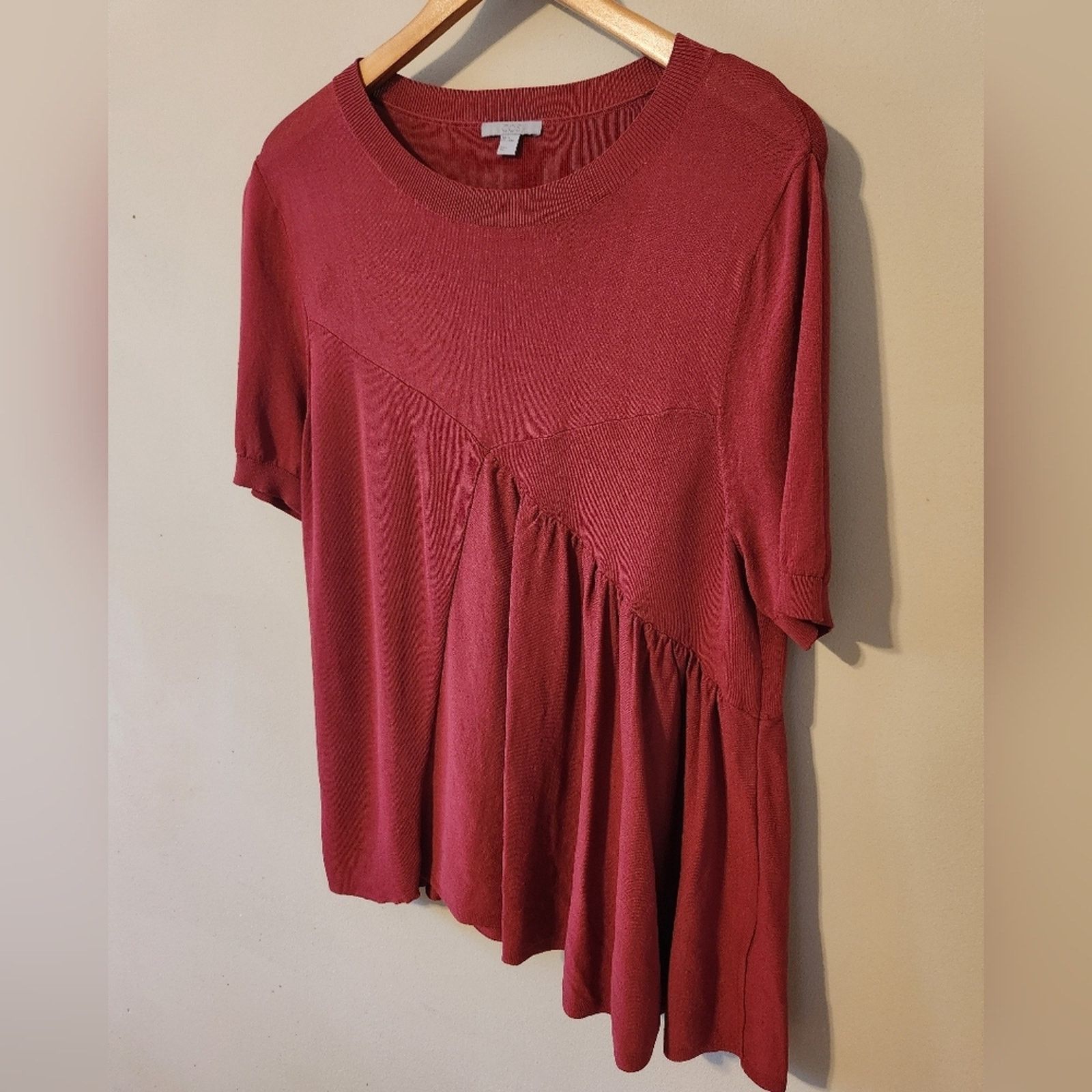 Cos COS Asymmetrical Knit Viscose Berry Top Medium Size M / US 6-8 / IT 42-44 - 4 Thumbnail