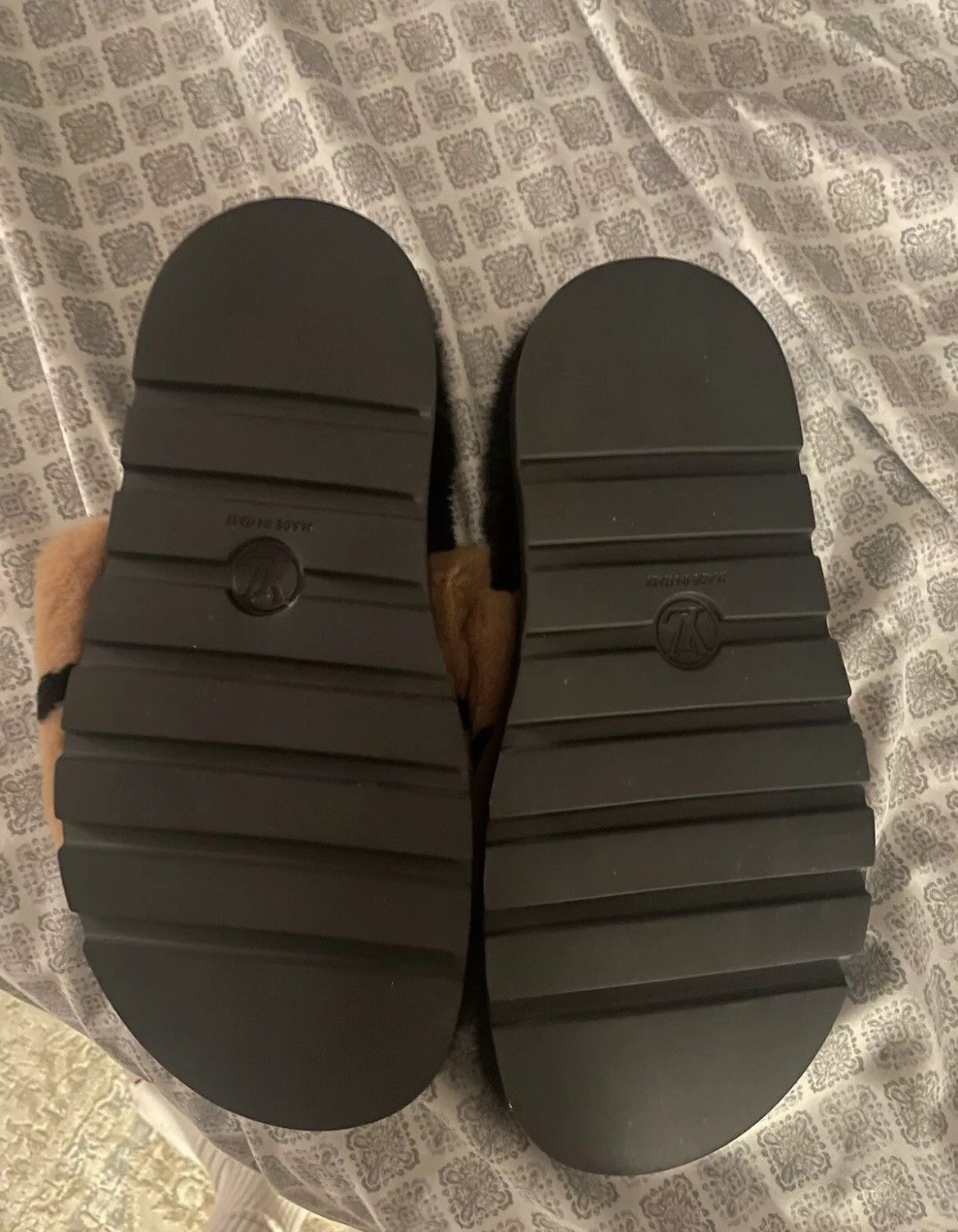 Louis Vuitton Louis Vuitton mink slides Size US 11 / EU 44 - 4 Thumbnail
