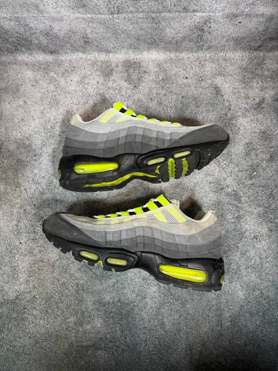 Nike Size 8.5 | Nike Air Max 95 Neon No Box | Pre-Owned Size US 8.5 / EU 41-42 - 7 Thumbnail