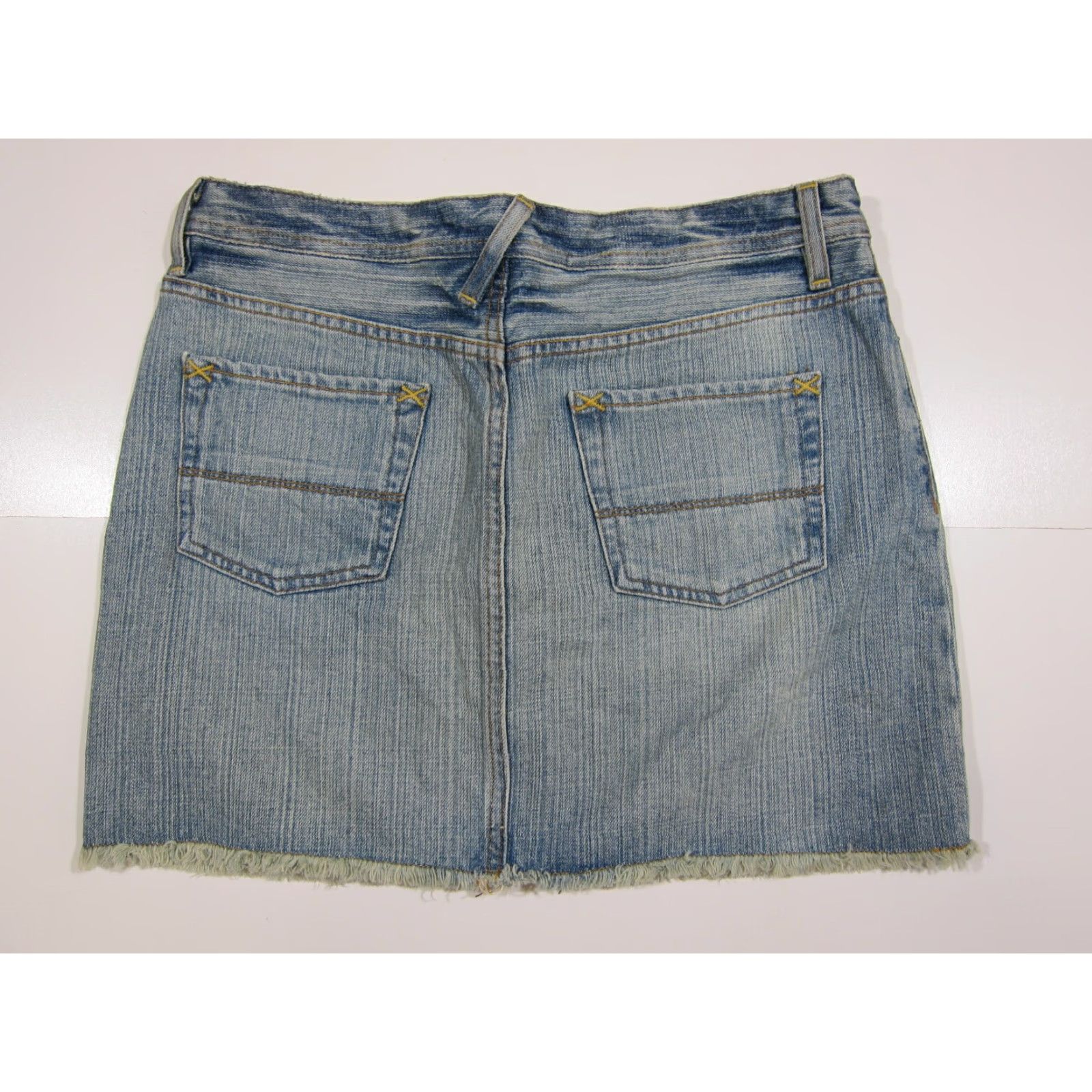 Ralph Lauren Ralph Lauren Polo Gigi Cotton Lightwash Distressed Denim Jean Skirt Women 8/29 Size 30" / US 8 / IT 44 - 7 Thumbnail