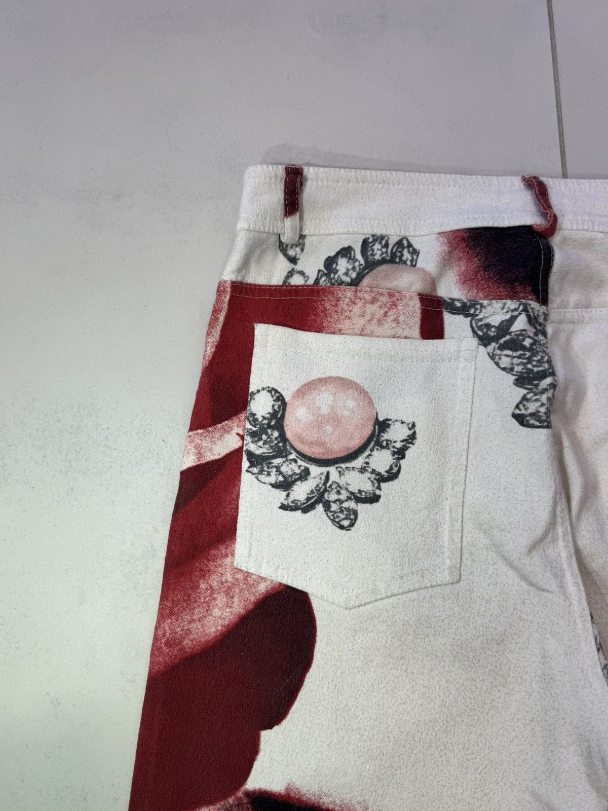 Alexander McQueen Alexander McQueen 90s Vintage Face Print Jeans Size 28" / US 6 / IT 42 - 6 Thumbnail