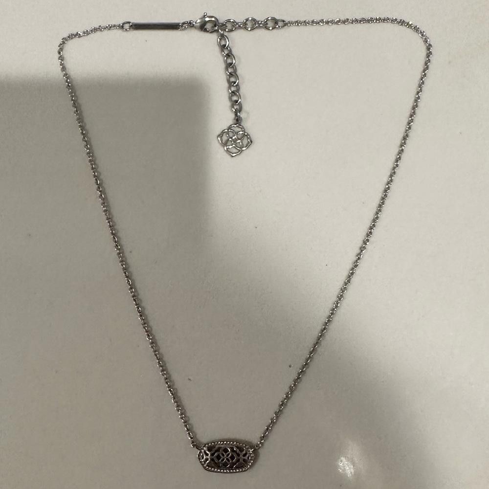 Kendra Scott Kendra Scott Elisa Silver Oval Filigree Pendant Necklace Size ONE SIZE - 3 Thumbnail