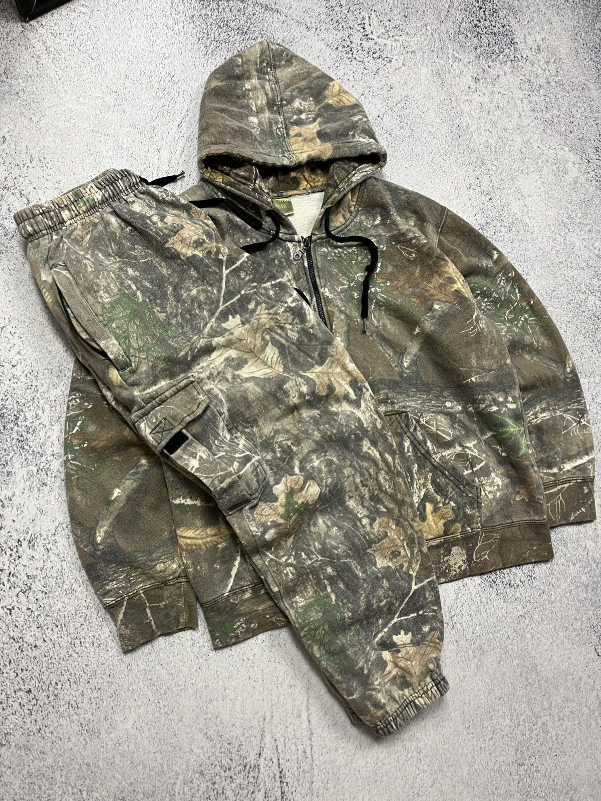 Japanese Brand Crazy Vintage Y2K Realtree Zip Hoodie and Pants Tracksuit Size US M / EU 48-50 / 2 - 4 Thumbnail