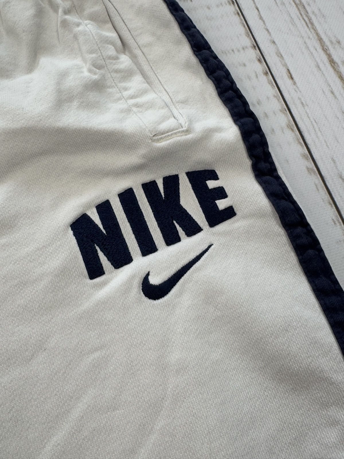 Nike Nike Sweatpants College Spellout Retro Size US 30 / EU 46 - 2 Thumbnail
