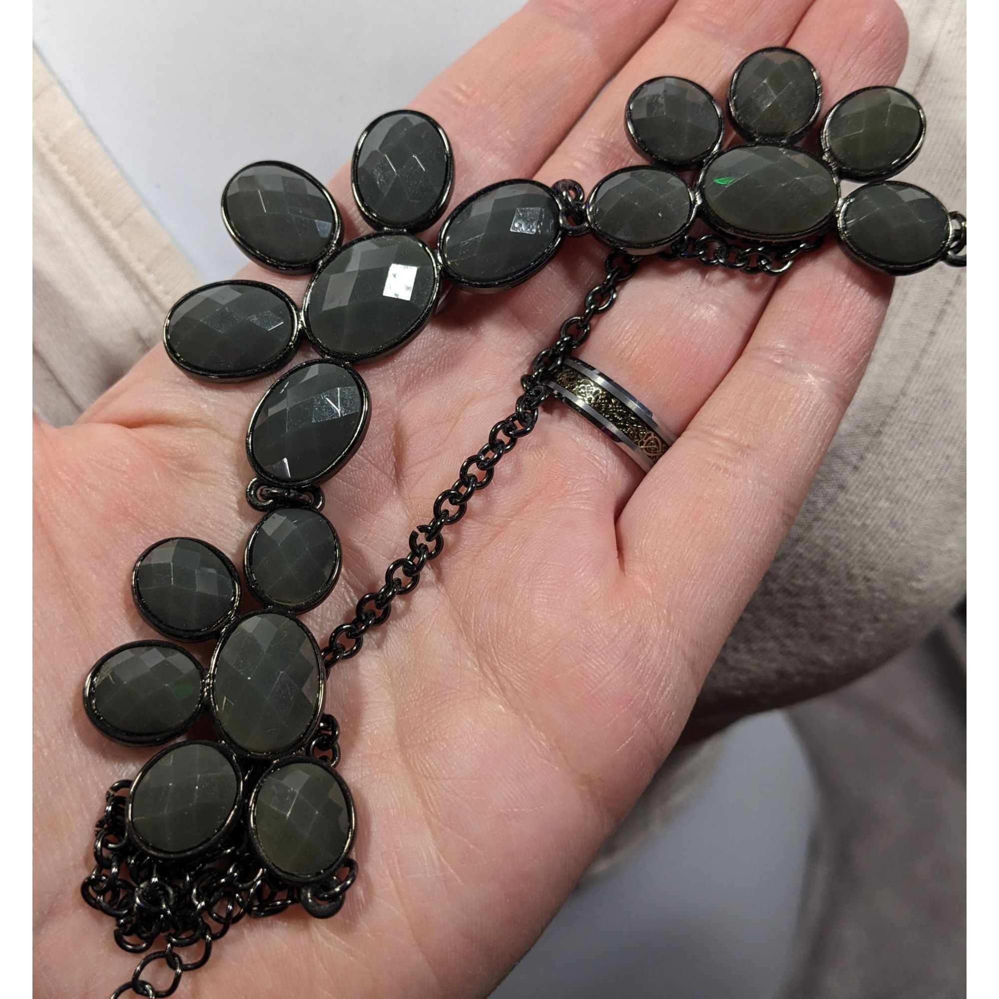 Other Y2K Style Grey Floral Statement Necklace Size ONE SIZE - 3 Thumbnail