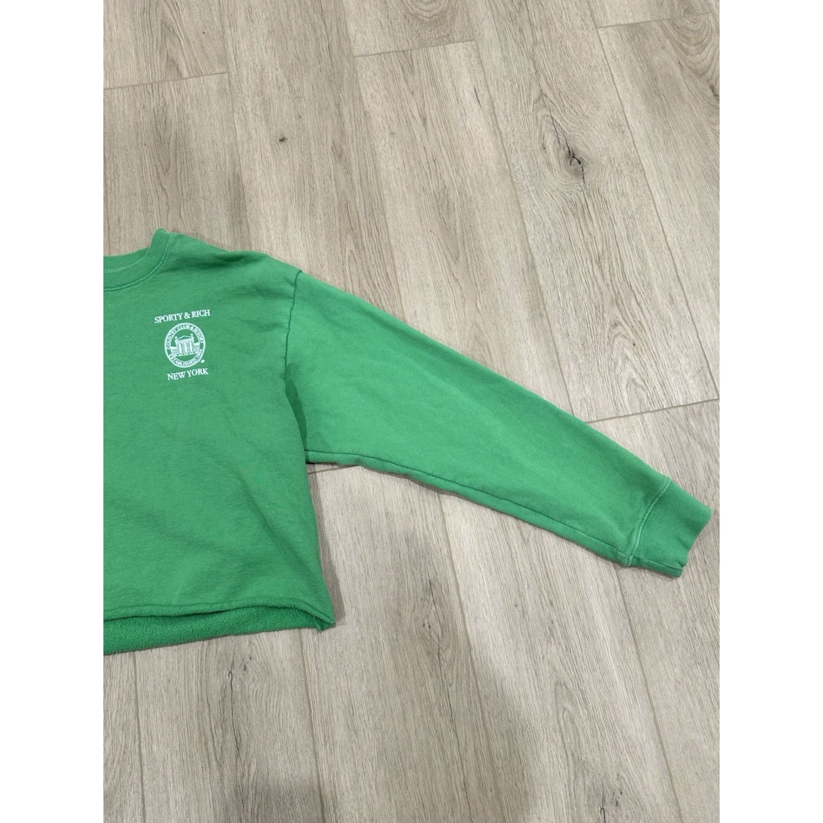 Sporty & Rich SPORTY & RICH Crown New York Cropped Sweatshirt Country Club Medium Made In USA Shirt Women M Green Logo Pullover Cropped All Seasons Oversized Size M / US 6-8 / IT 42-44 - 2 Thumbnail