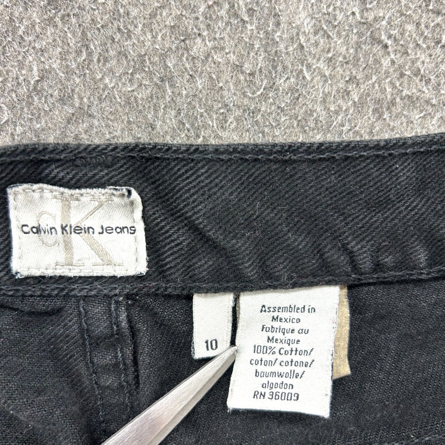 Calvin Klein VINTAGE Calvin Klein Jeans Womens 10 Black 5 Pocket Relaxed Straight Dark Wash 90s Jeans Size 32" / US 10 / IT 46 - 5 Thumbnail